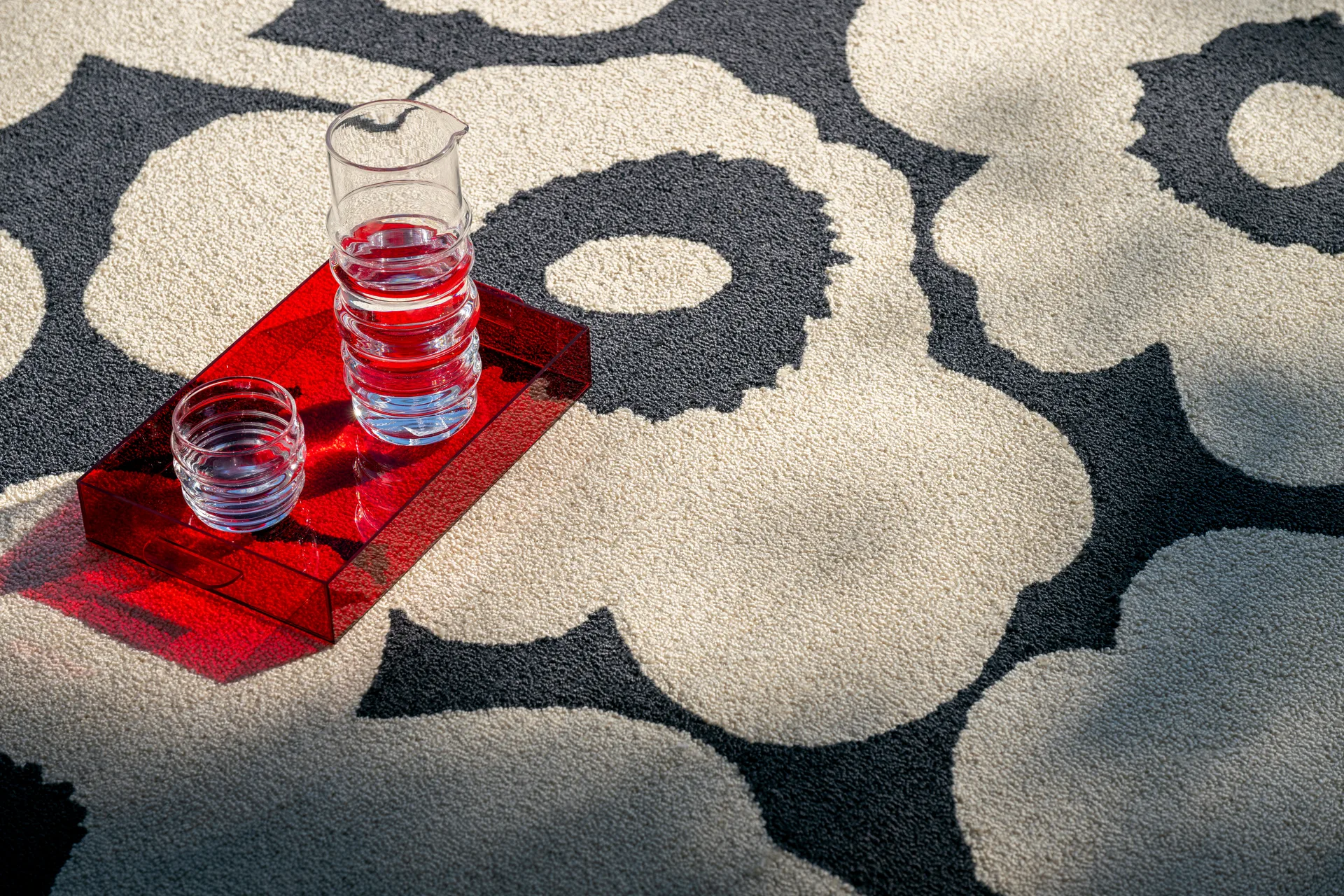 Tapis Unikko outdoor, Charcoal-white, 140x200 cm Marimekko
