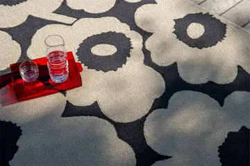 Tapis Unikko outdoor - Charcoal-white, 250x350 cm - Marimekko