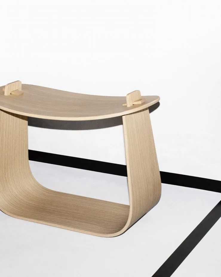 Chaise Harry, Chêne Massproductions