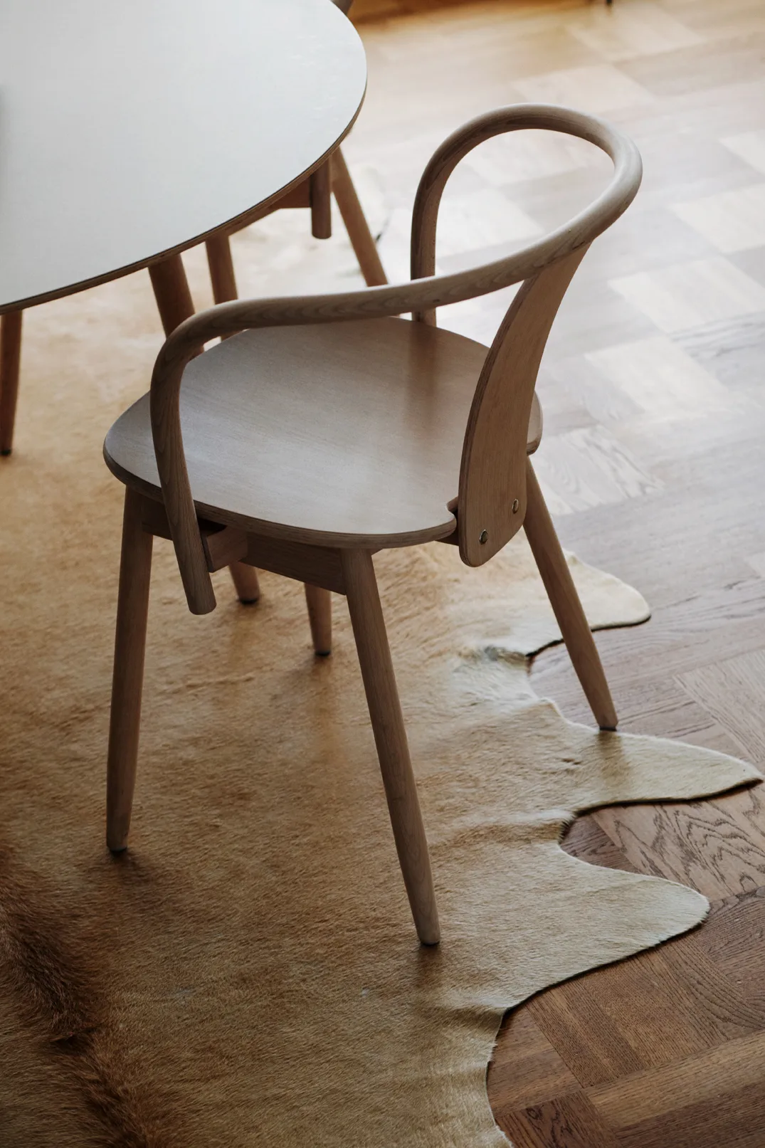 Chaise Icha, Hêtre Massproductions