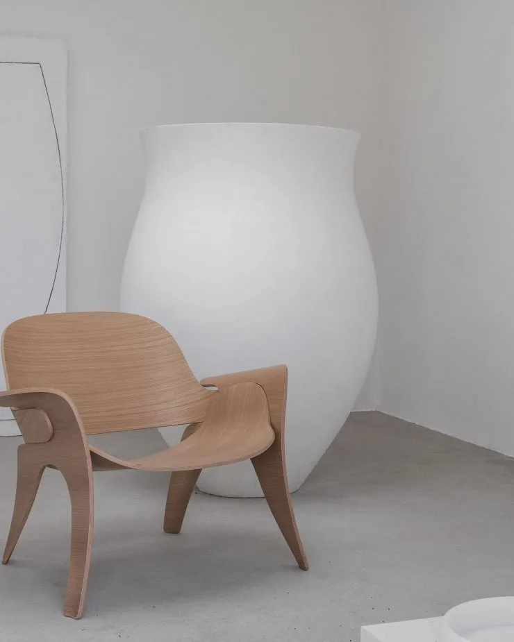 Chaise Rose, Chêne Massproductions