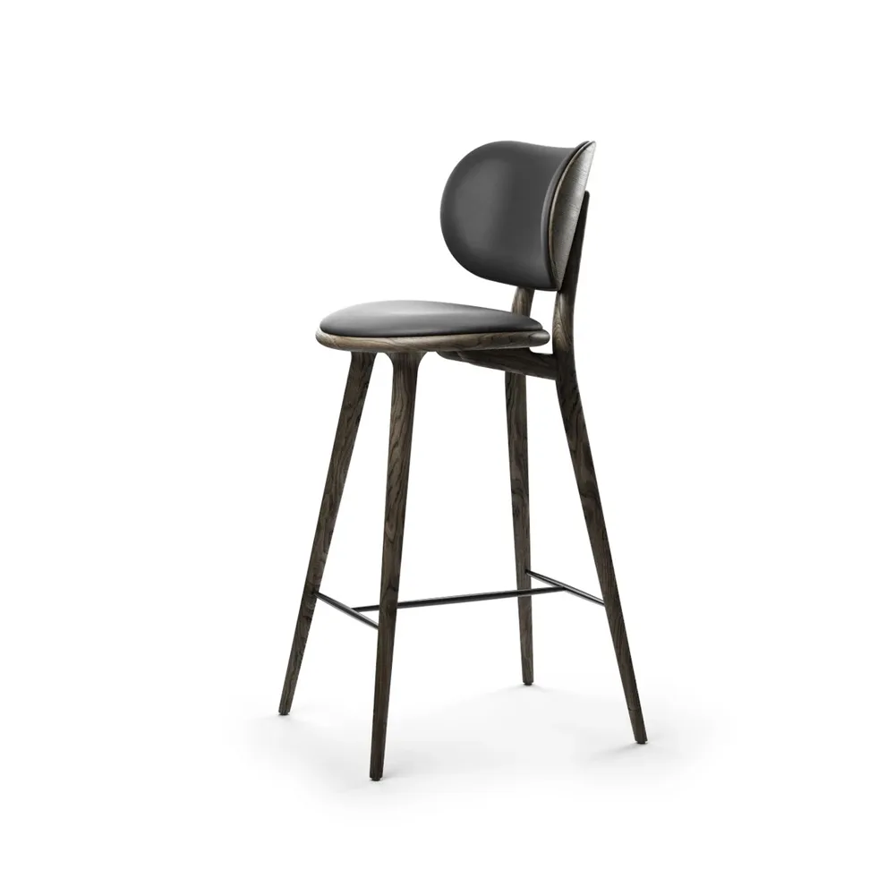 Chaise de bar basse Mater High Stool Backrest, cuir noir, support en chêne gris sirka Mater