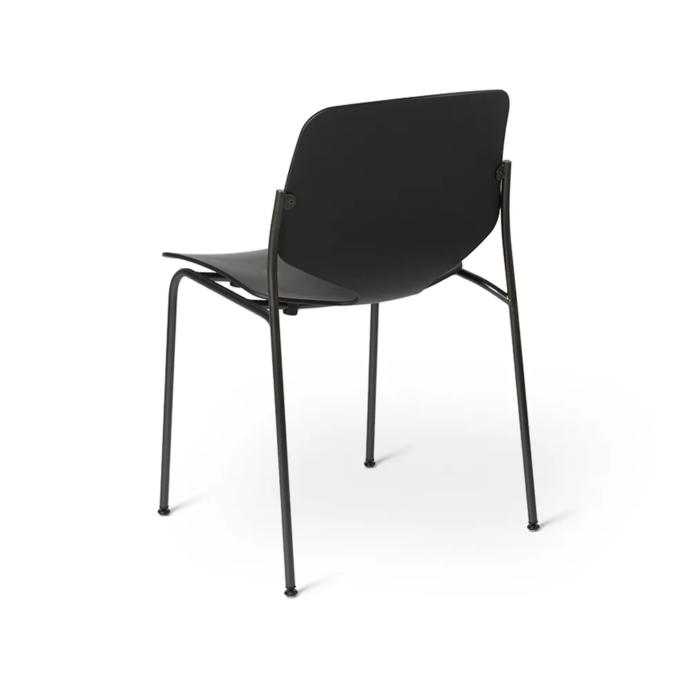 Chaise Nova Sea, black, structure en acier noir Mater