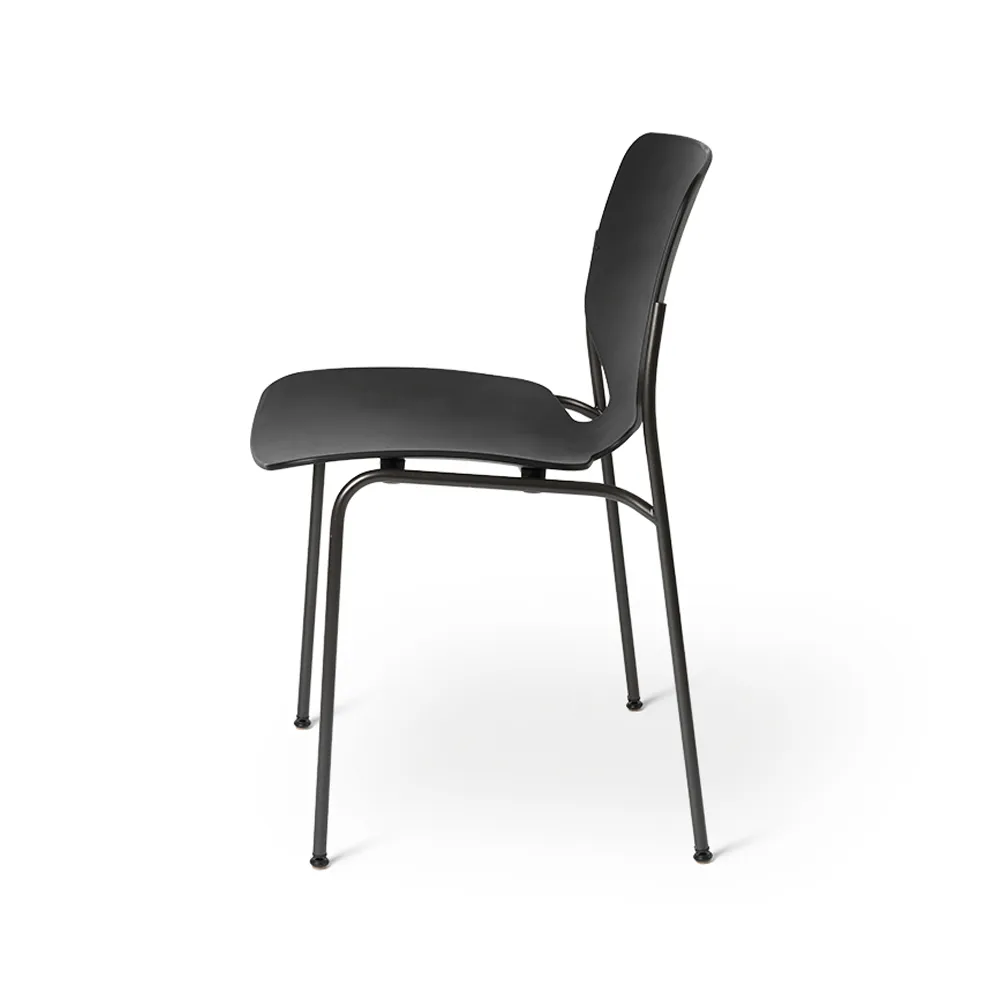 Chaise Nova Sea, black, structure en acier noir Mater