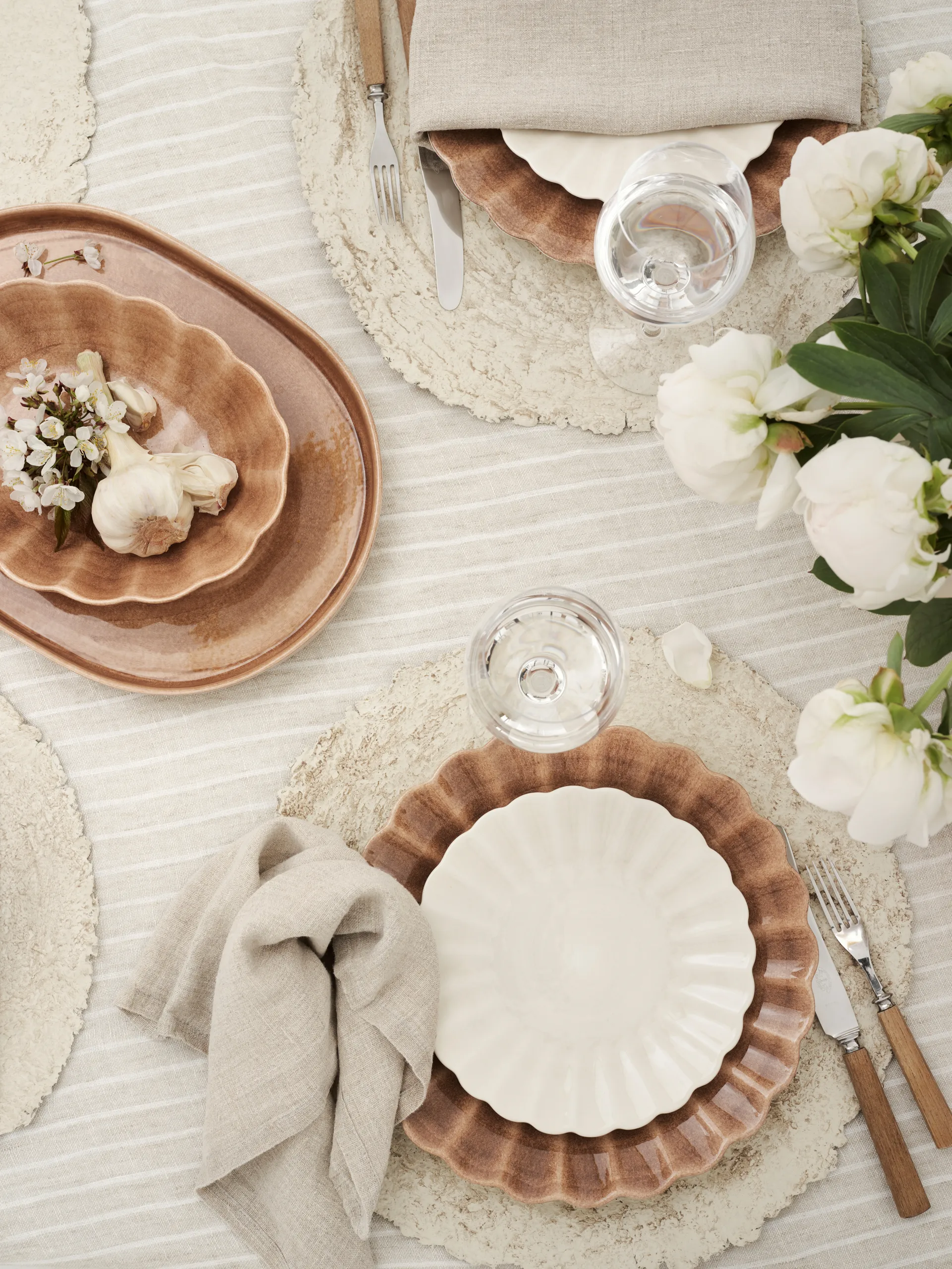 Assiette Oyster 28 cm, Cinnamon Mateus