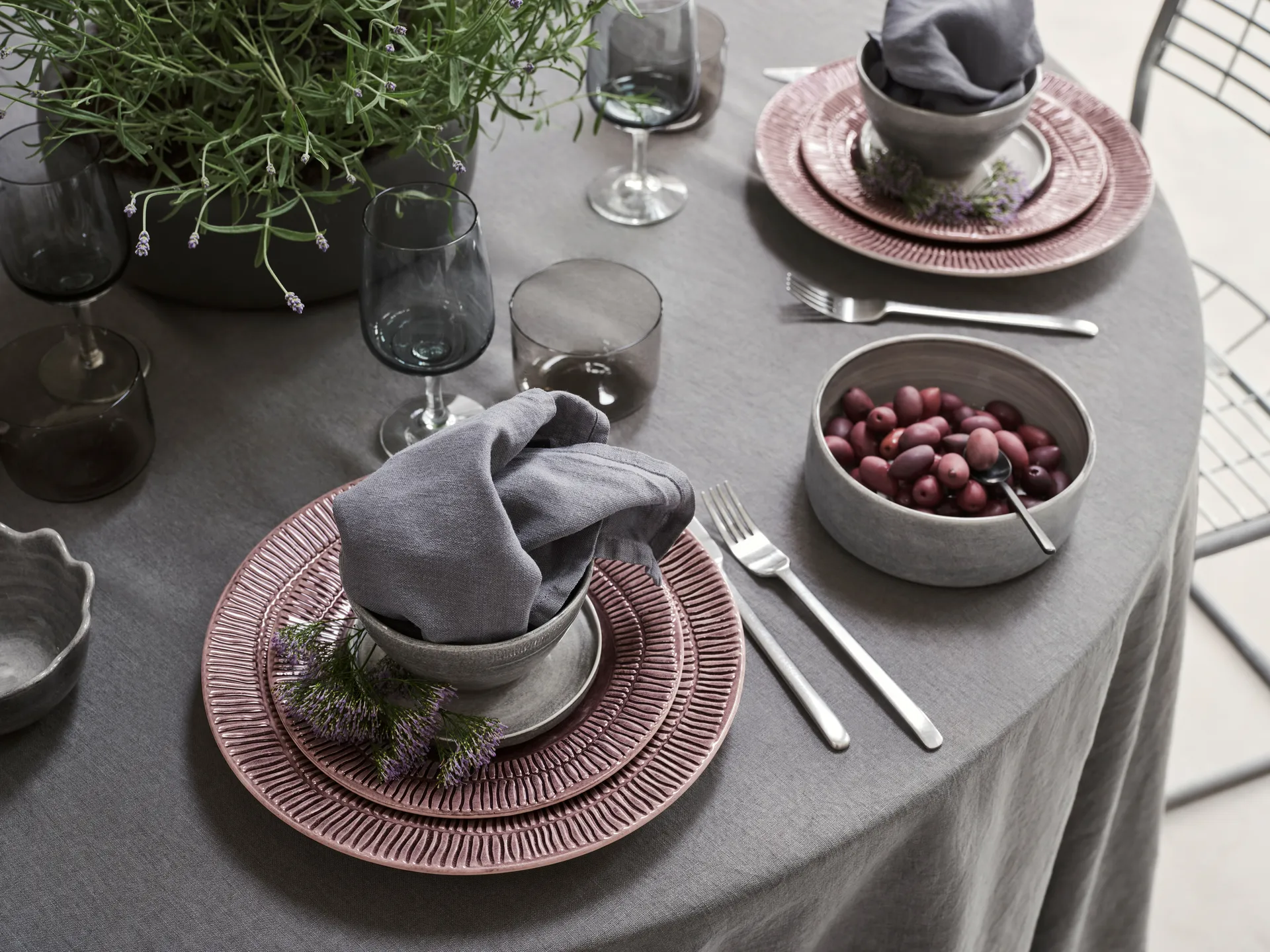 Assiette Stripes Ø28 cm, Plum Mateus