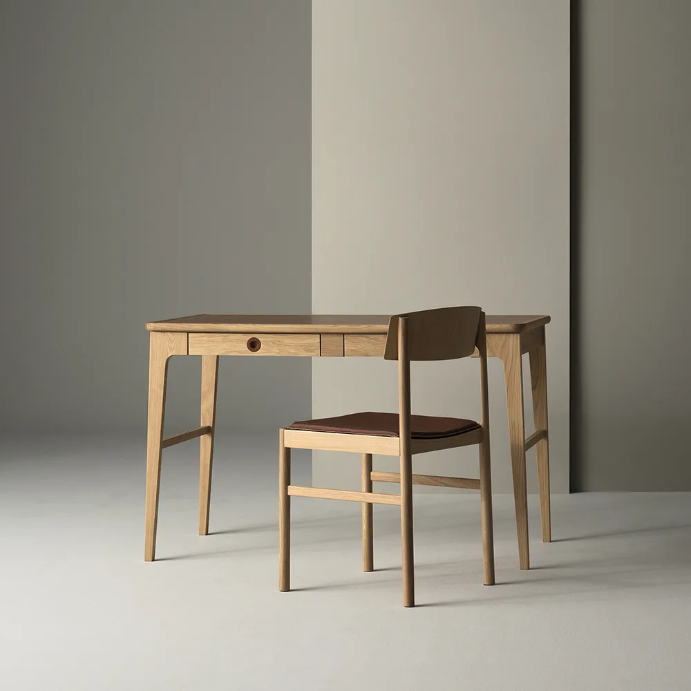 Chaise Rod, Chêne blanchi mat laqué Mavis