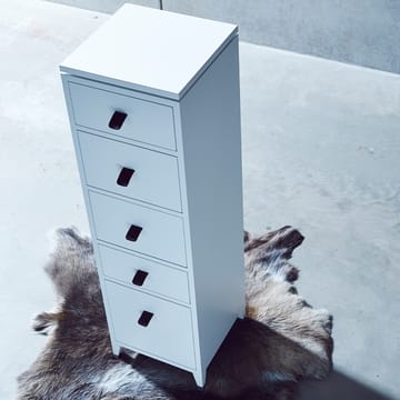 Commode Abisko - Blanc, 6 tiroirs, poignées en cuir d’élan - Mavis