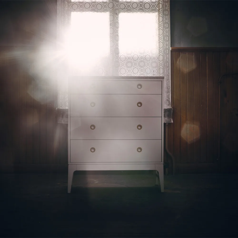 Commode Höllviken, Chêne blanchi pigmenté, 4 tiroirs Mavis