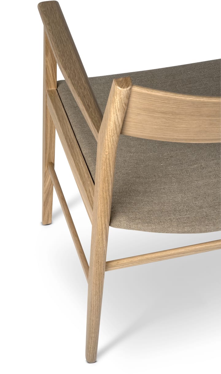 Fauteuil Siza, Chêne blanchi pigmenté – assise en lin Mavis