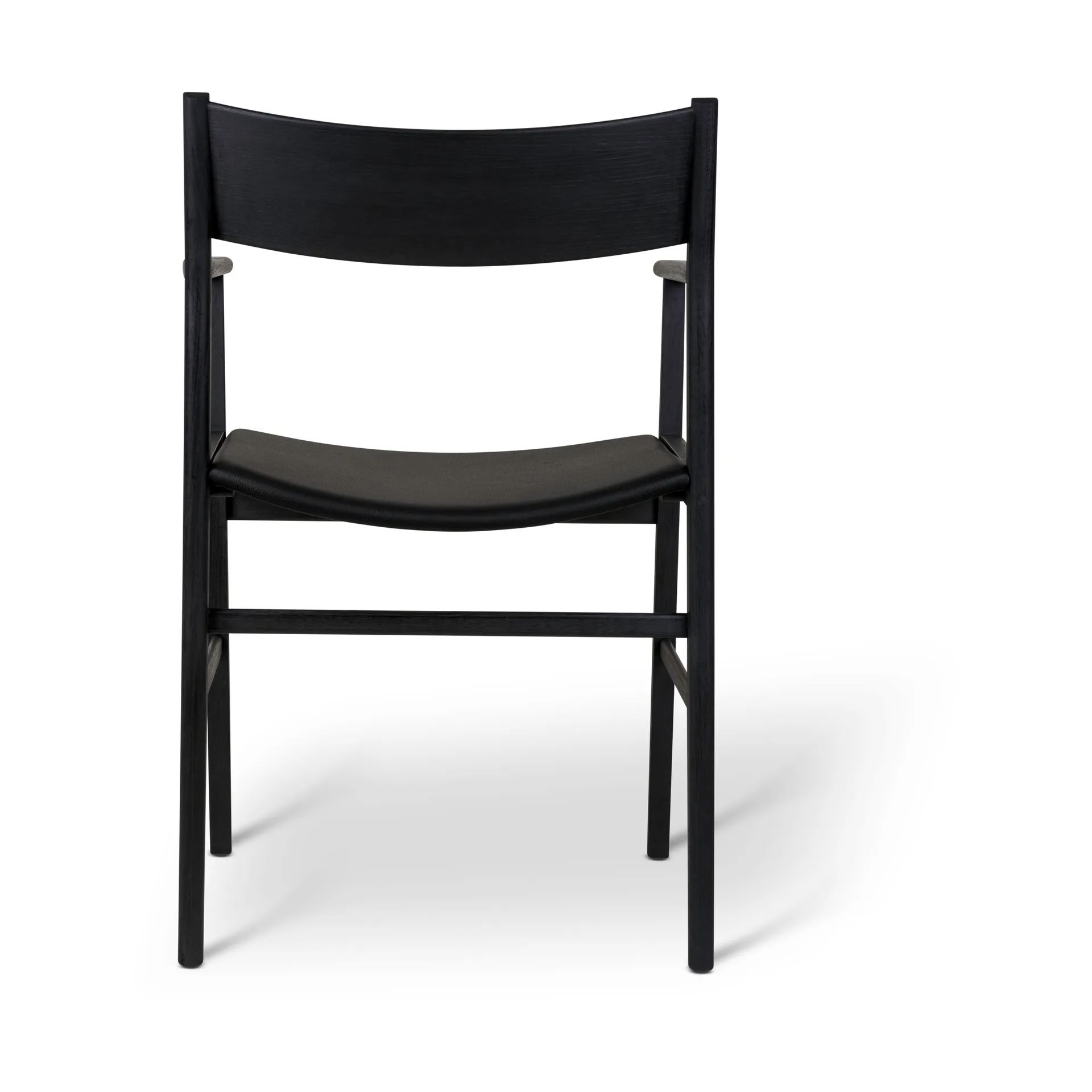 Fauteuil Siza, Frêne noirci – assise en cuir Mavis
