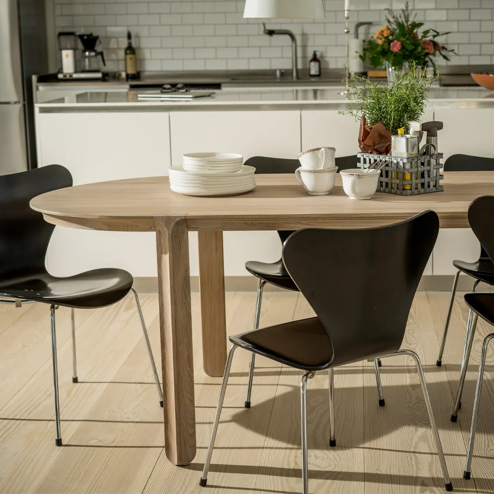 Table à manger Amor, Chêne blanchi, huile dure Mavis