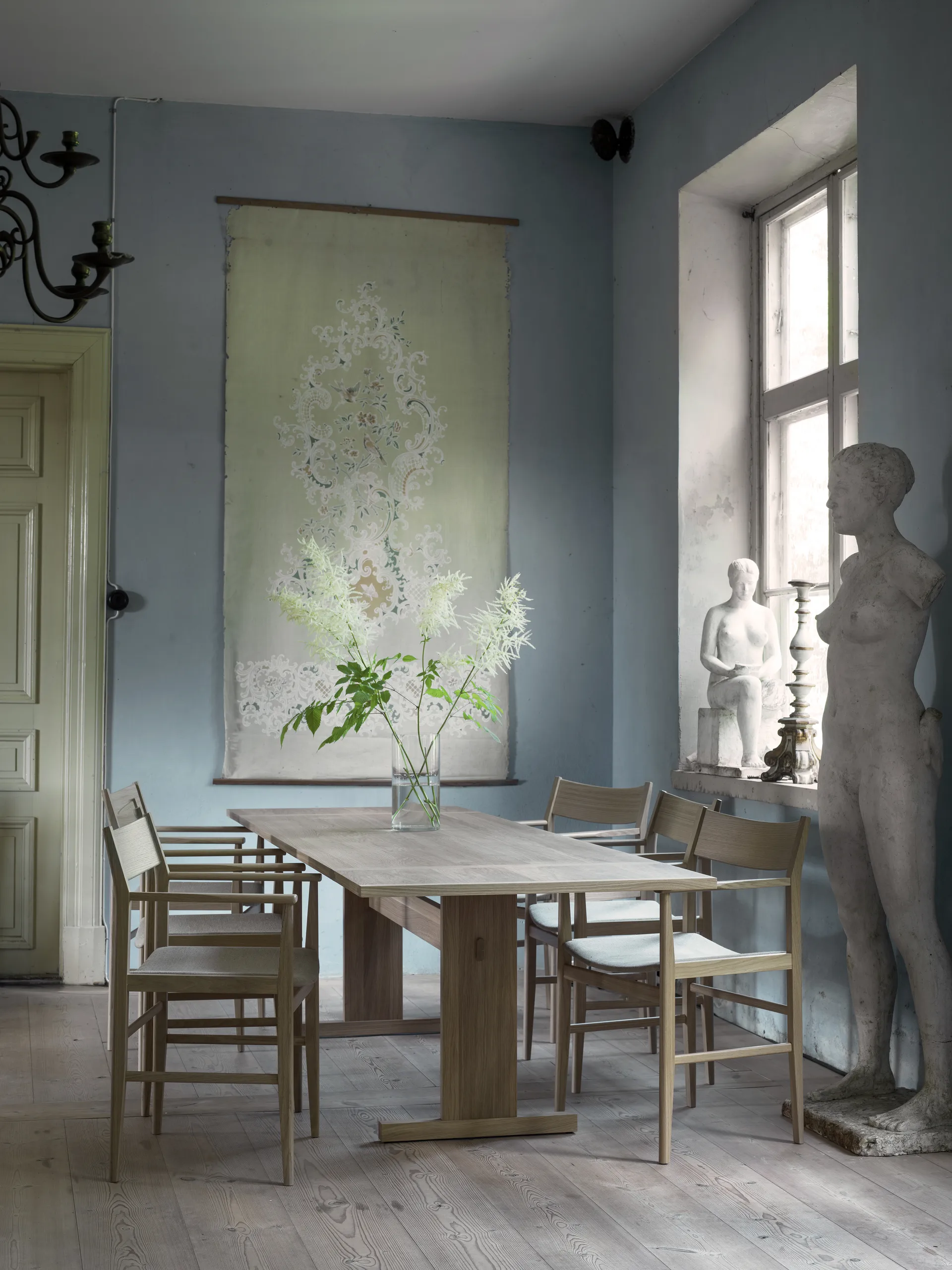 Table à manger Arv 200x85 cm, Chêne blanchi pigmenté, finition mate laquée Mavis