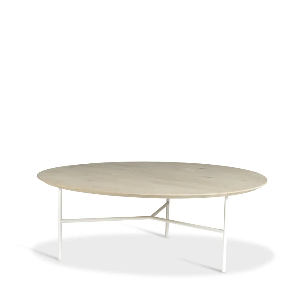 Table basse Tribeca, Chêne ciré rustique, pieds blancs, Ø110 cm Mavis