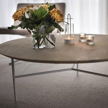 Table basse Tribeca - Chêne huilé rustique, pieds blancs, Ø80 cm - Mavis