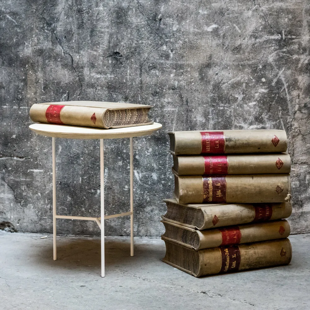 Table d’appoint Tribeca, Chêne ciré rustique, pieds noirs, Ø47 cm Mavis