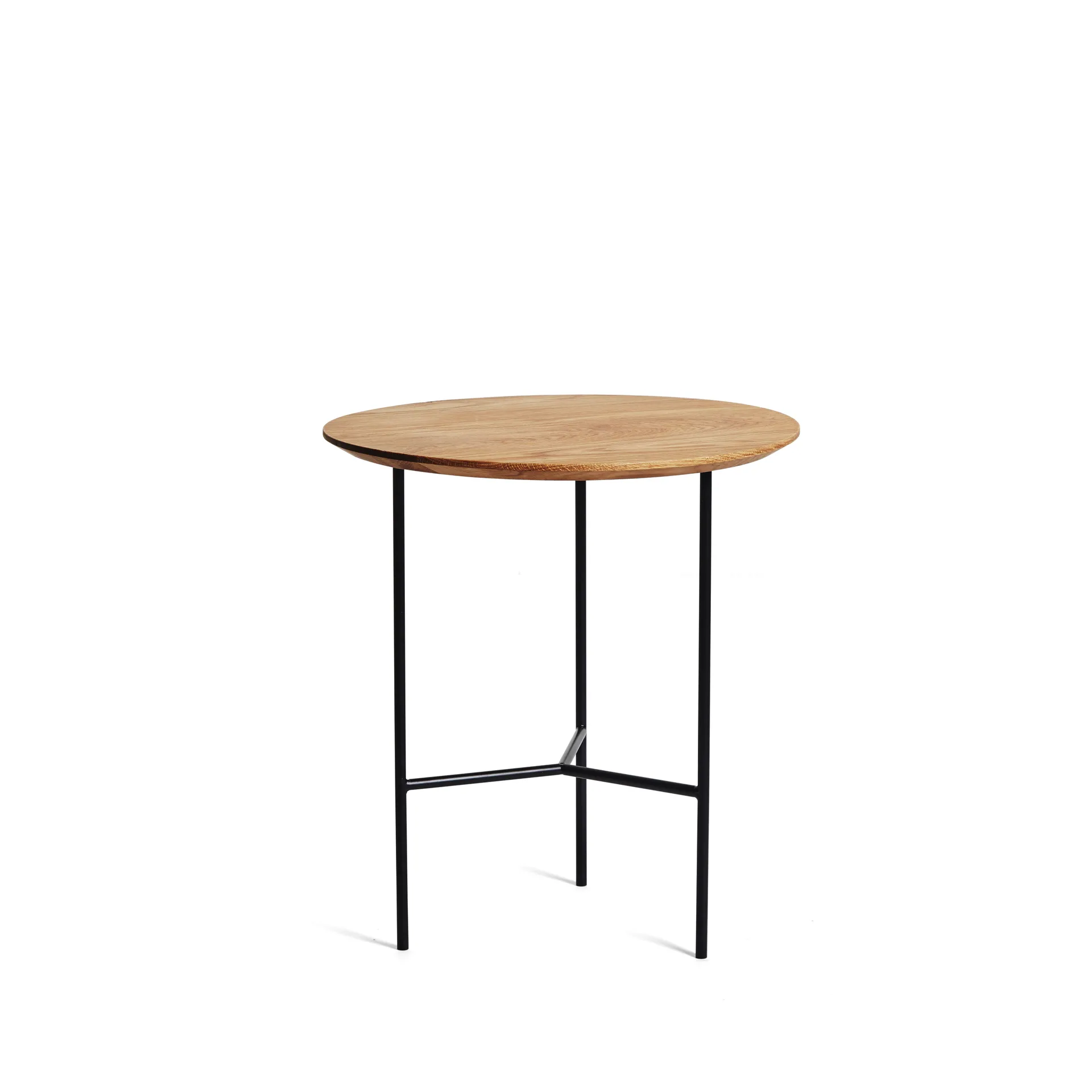 Table d’appoint Tribeca, Chêne huilé rustique, pieds noirs, Ø47 cm Mavis