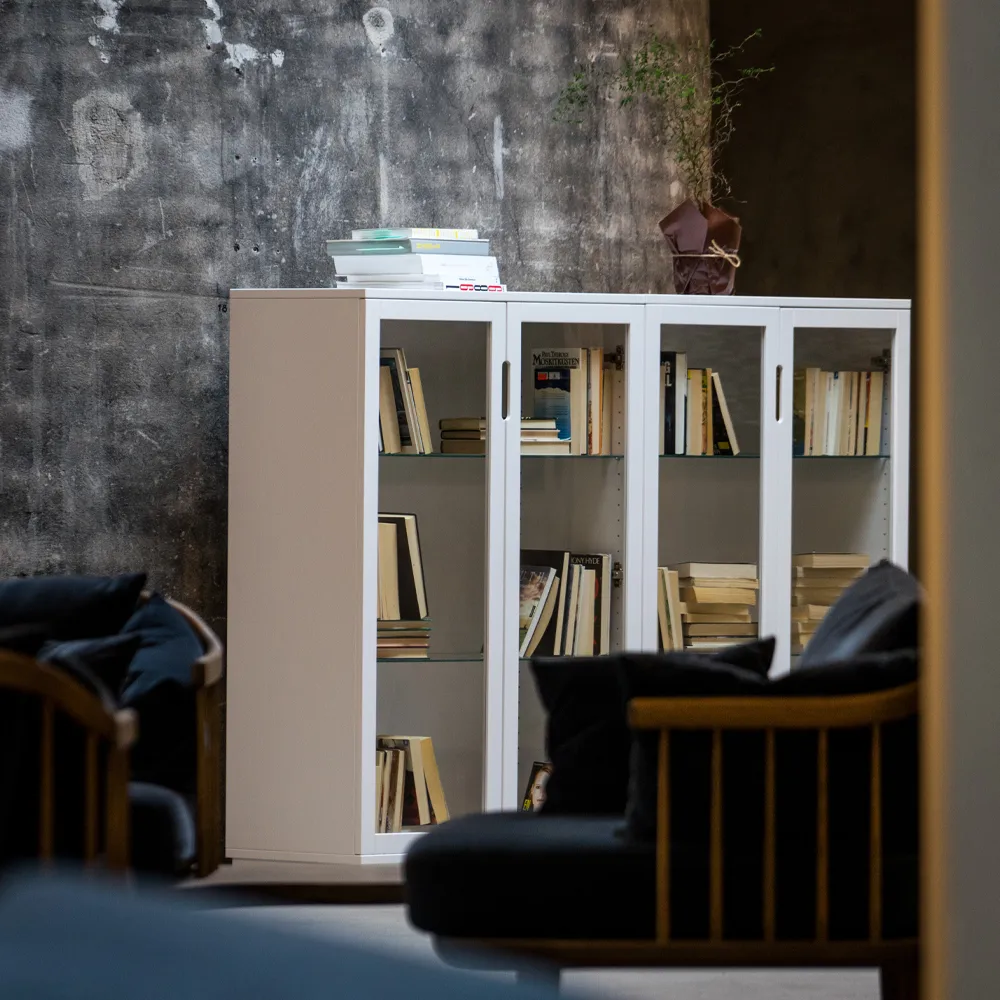 Vitrine Aoko 120 cm, Blanc laqué Mavis