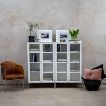 Vitrine Volt 130 cm laquée blanche - Détails en acier inoxydable - Mavis