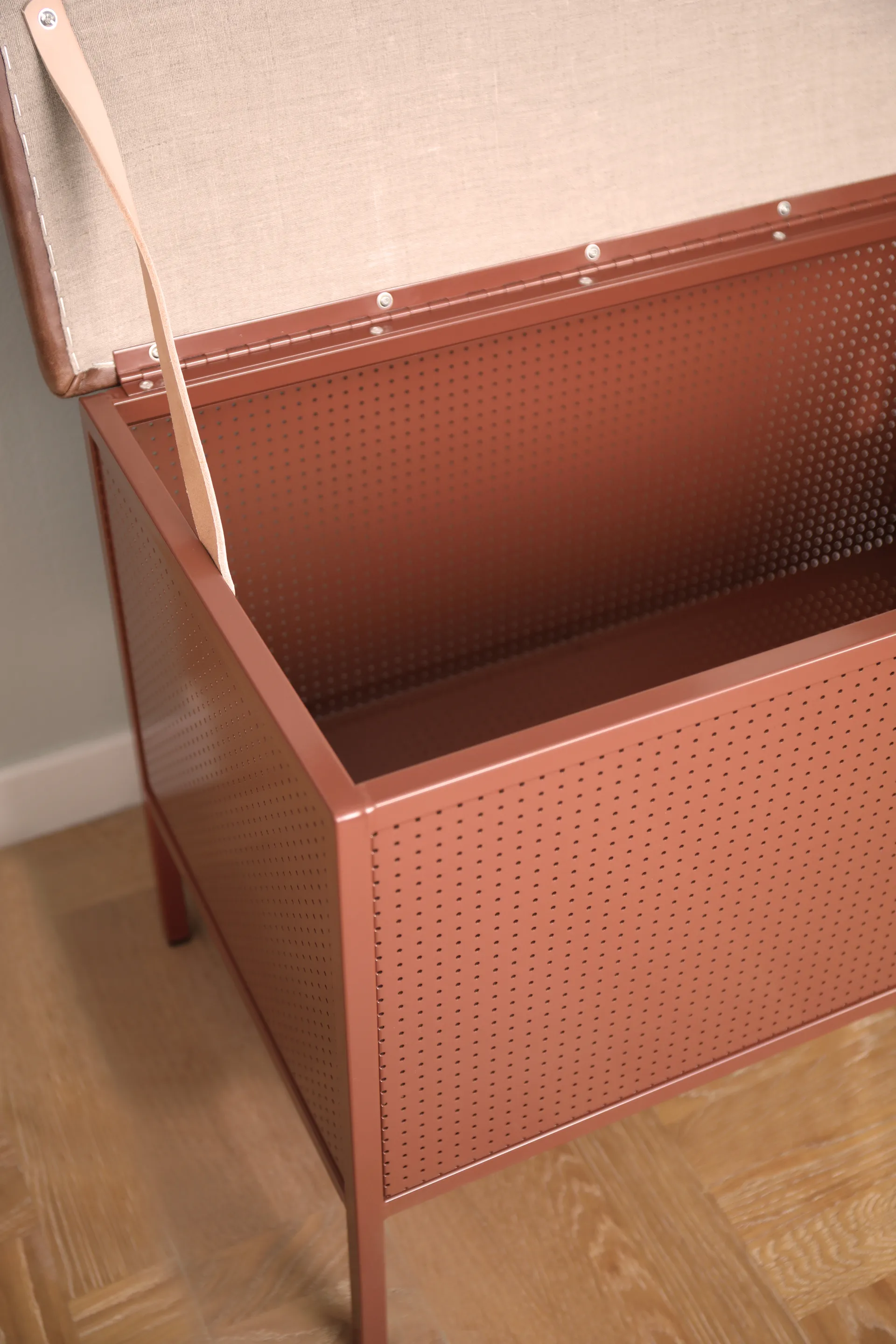 Banc de rangement Frank, Cinnamon-vintage cognac Maze