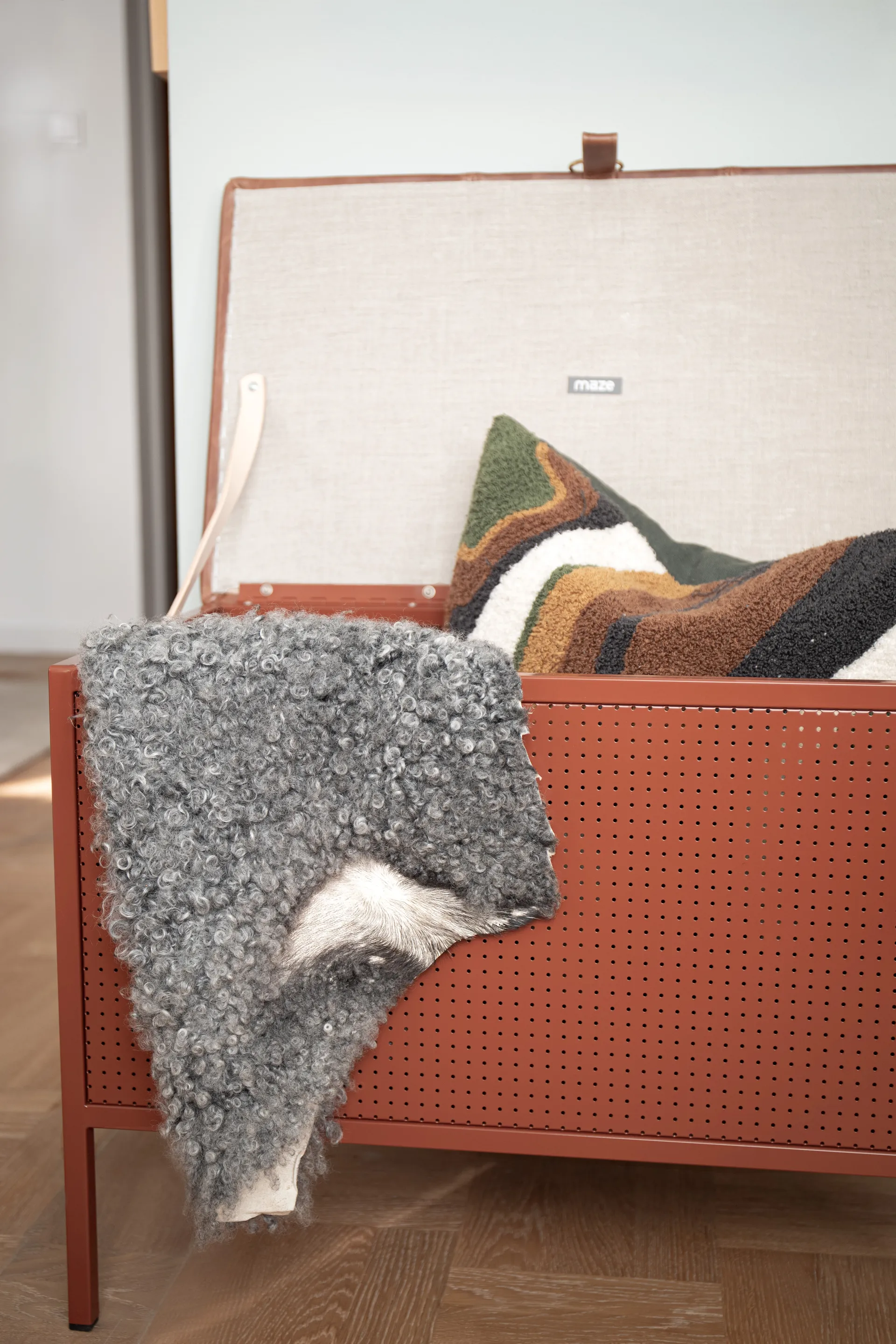 Banc de rangement Frank, Cinnamon-vintage cognac Maze