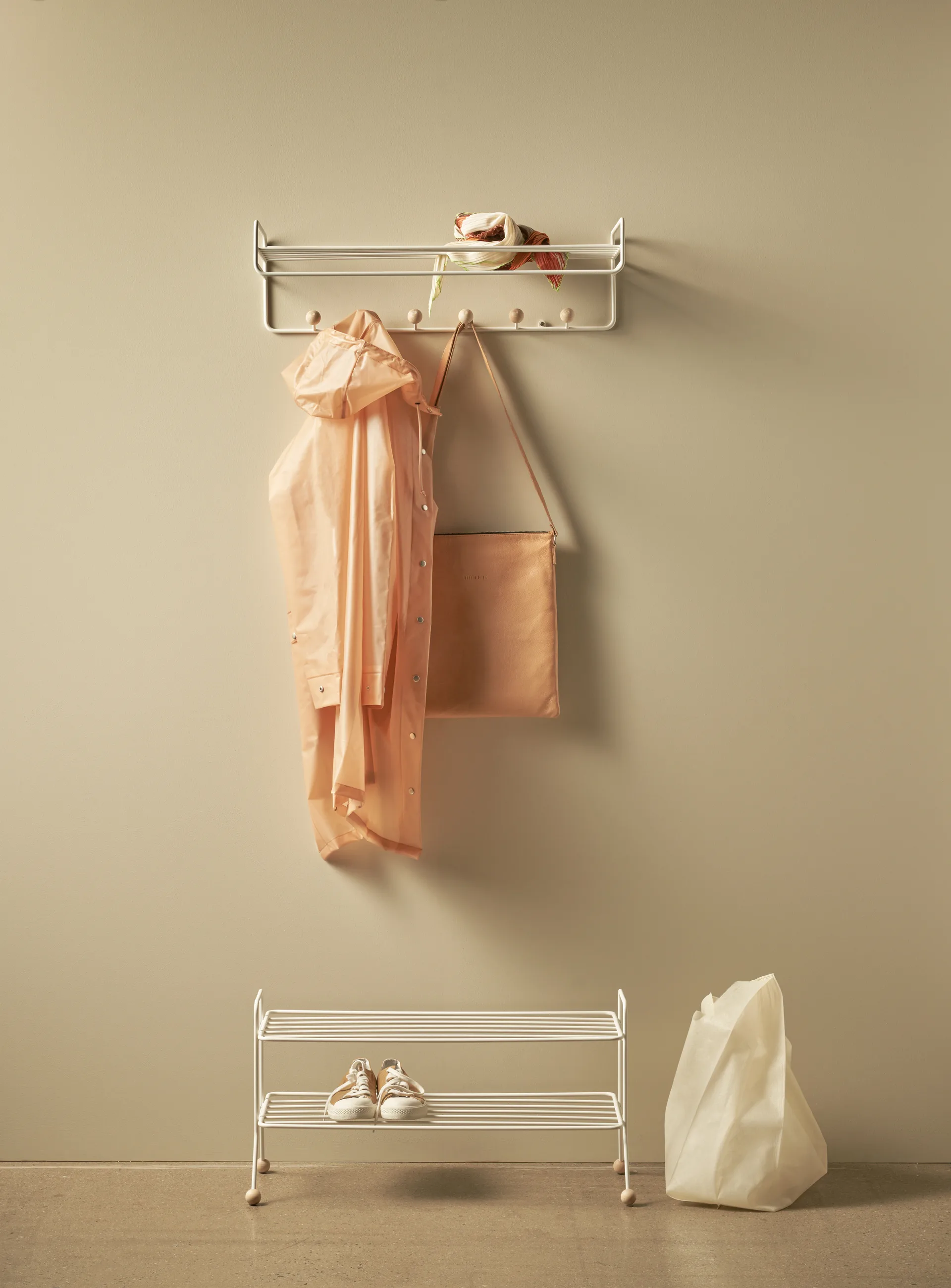 Étagère à chapeaux Bill Hat Rack, Blanc Maze
