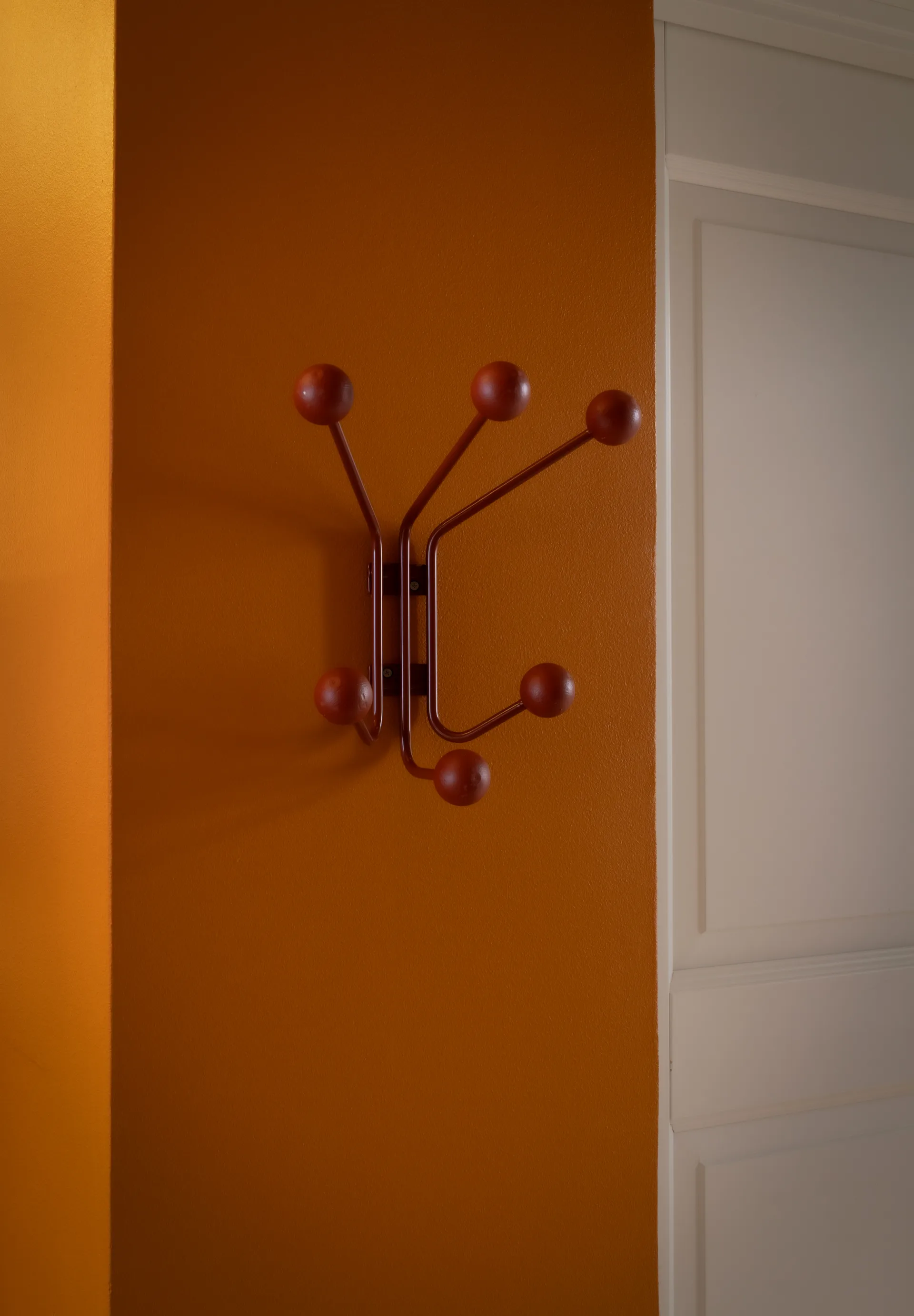 Patère Bill XS, Cinnamon Maze