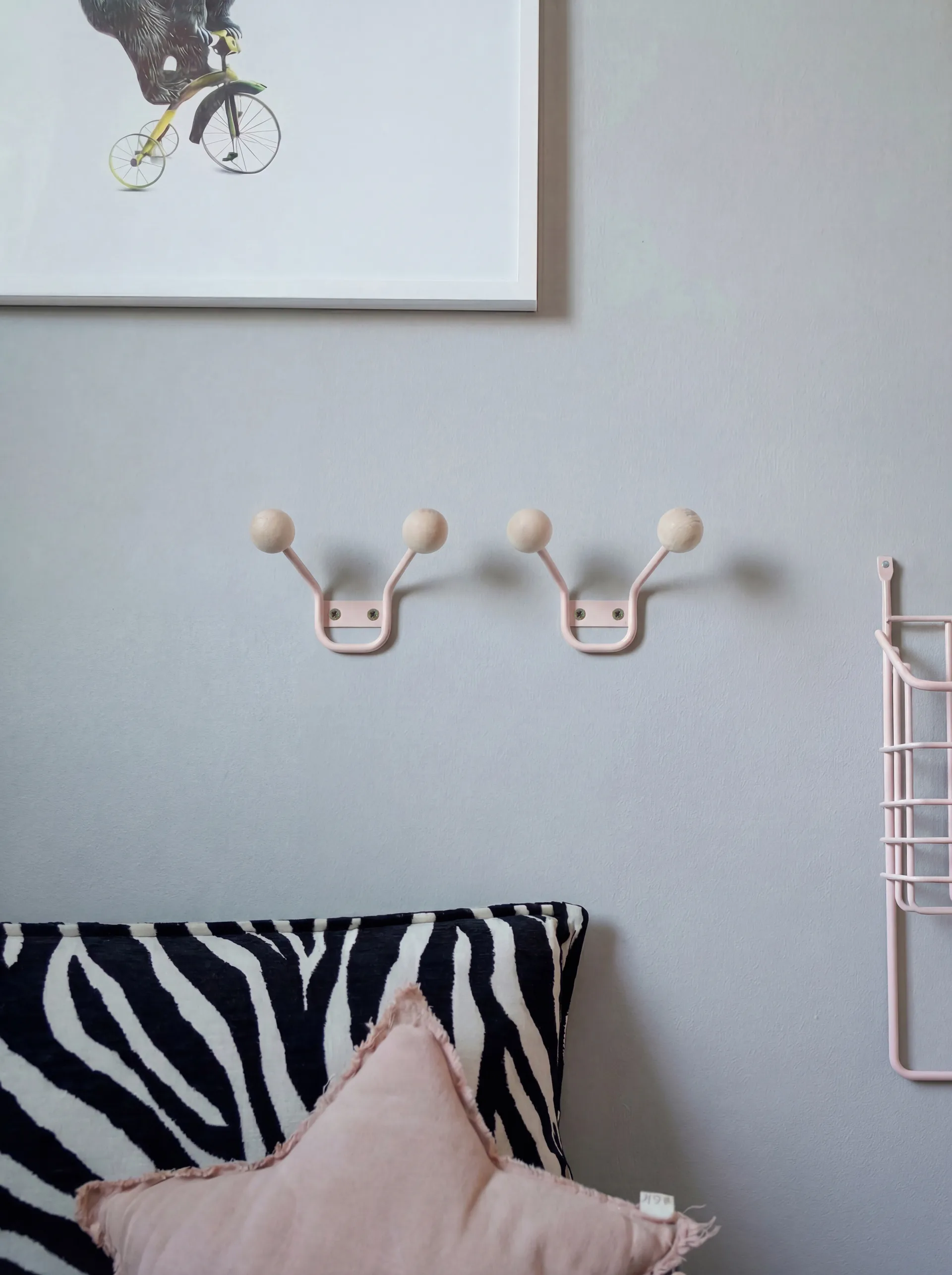 Patère Bill XXS, Rose pâle Maze