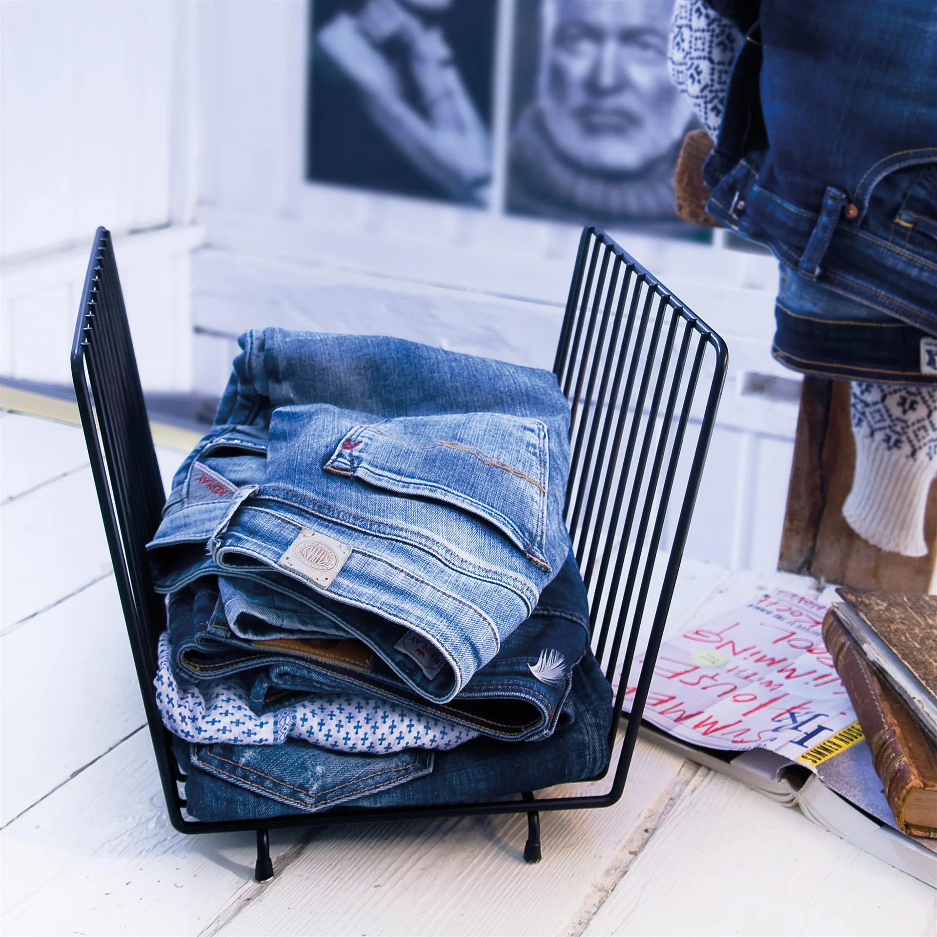 Porte journaux Journal, noir Maze