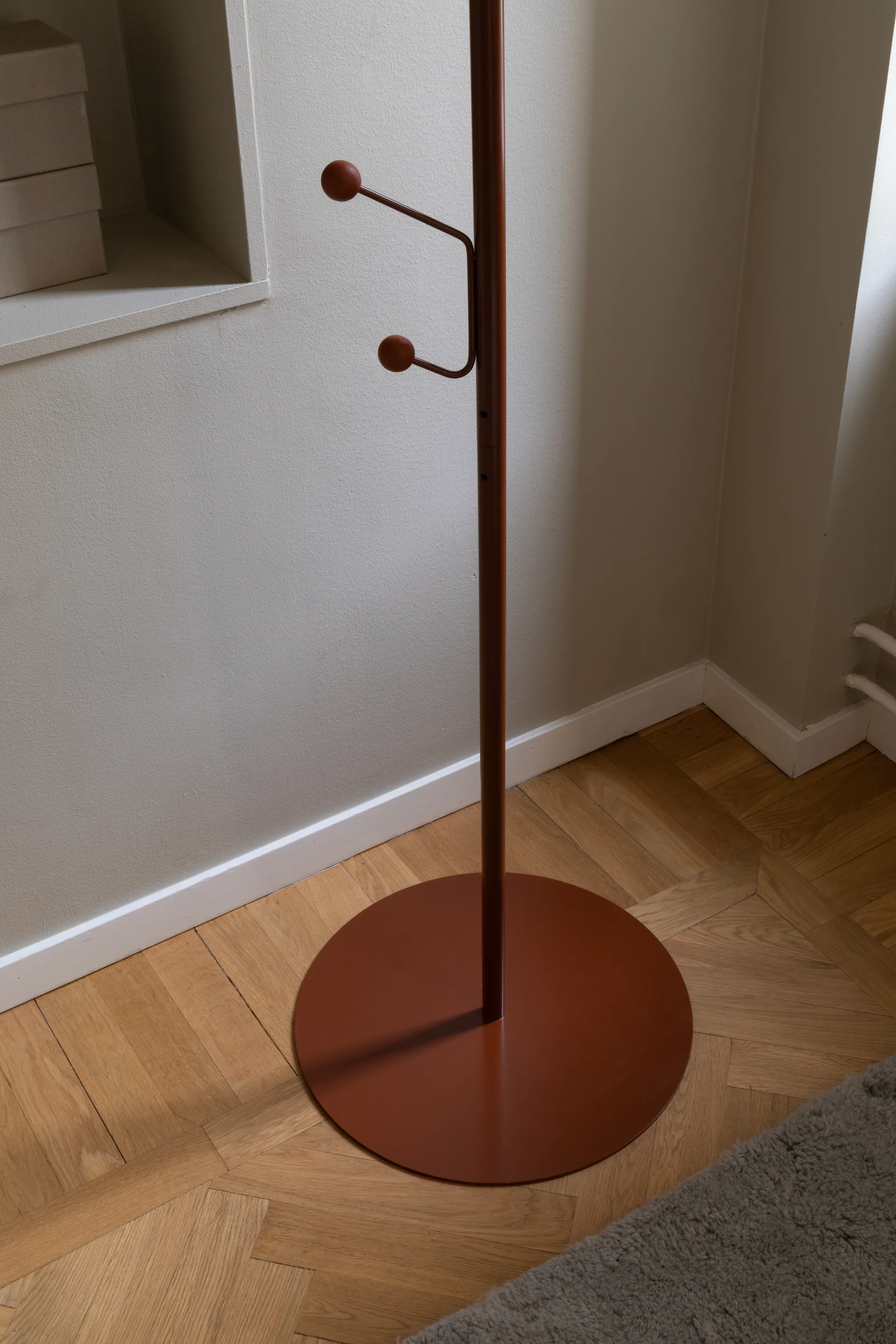 Porte-manteau Bill Floor, Cannelle Maze