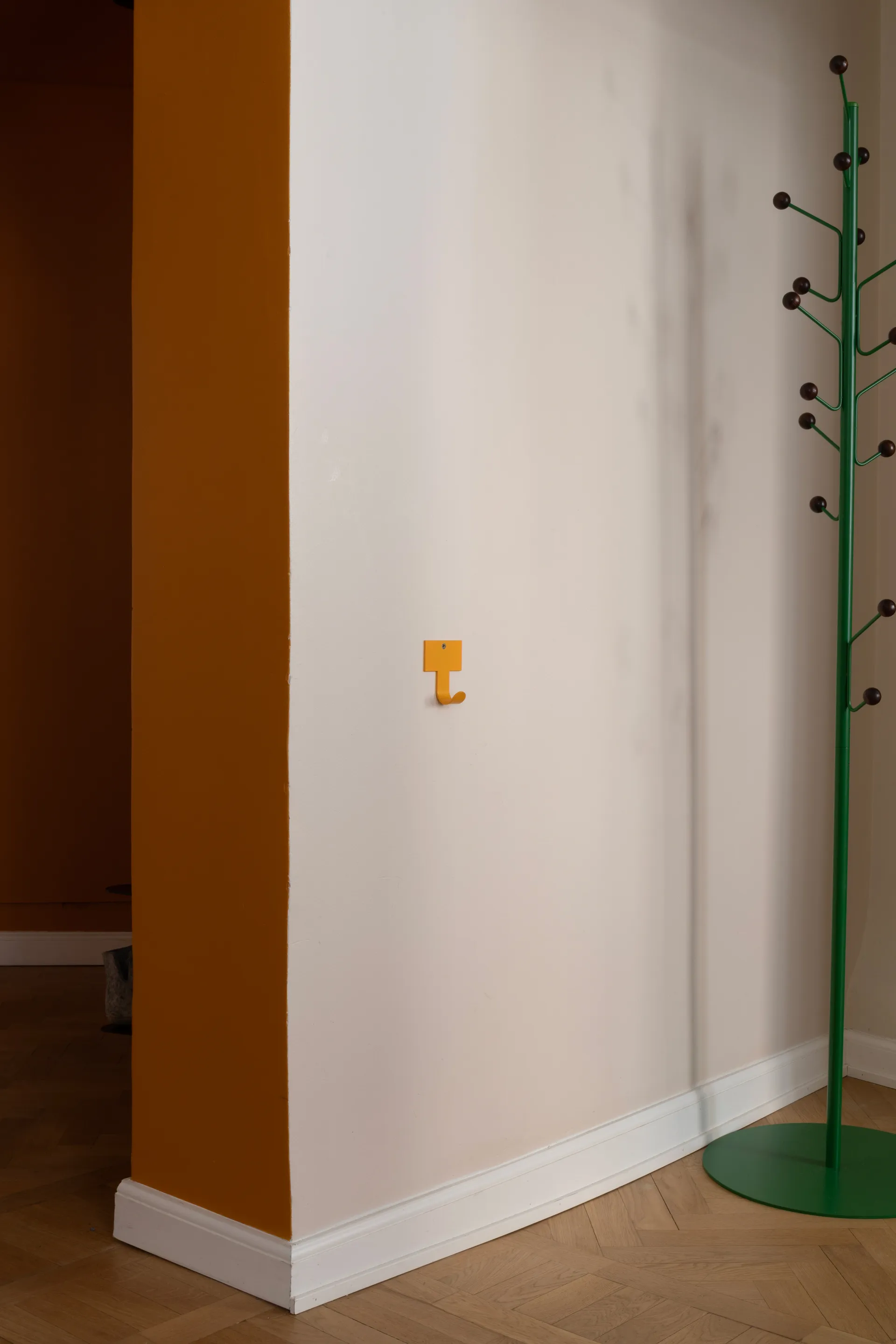 Porte-manteau Bill Floor, Vert-marron foncé Maze