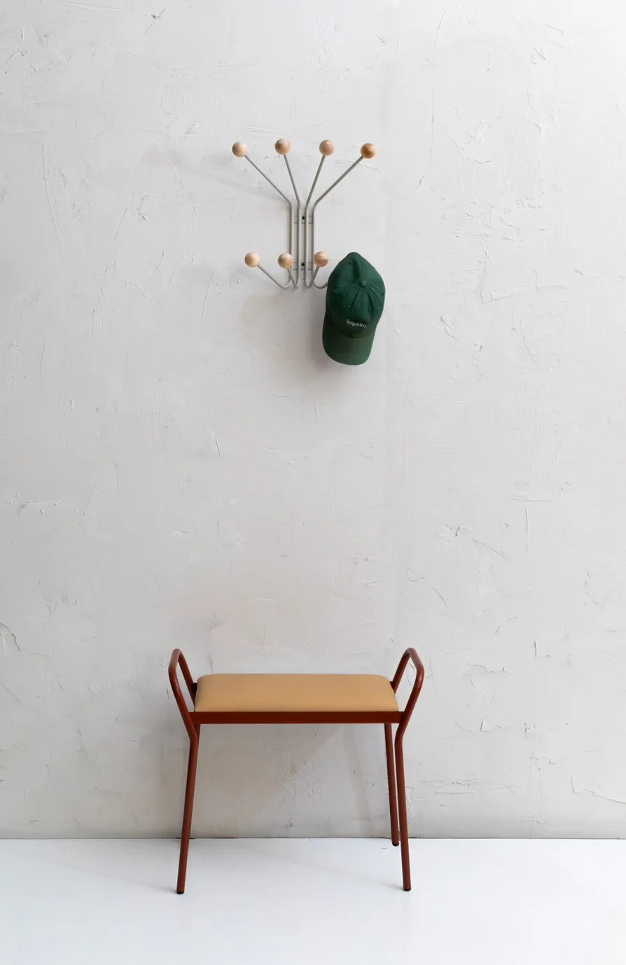 Tabouret Anyone, Cinnamon-vegeta trace leather Maze