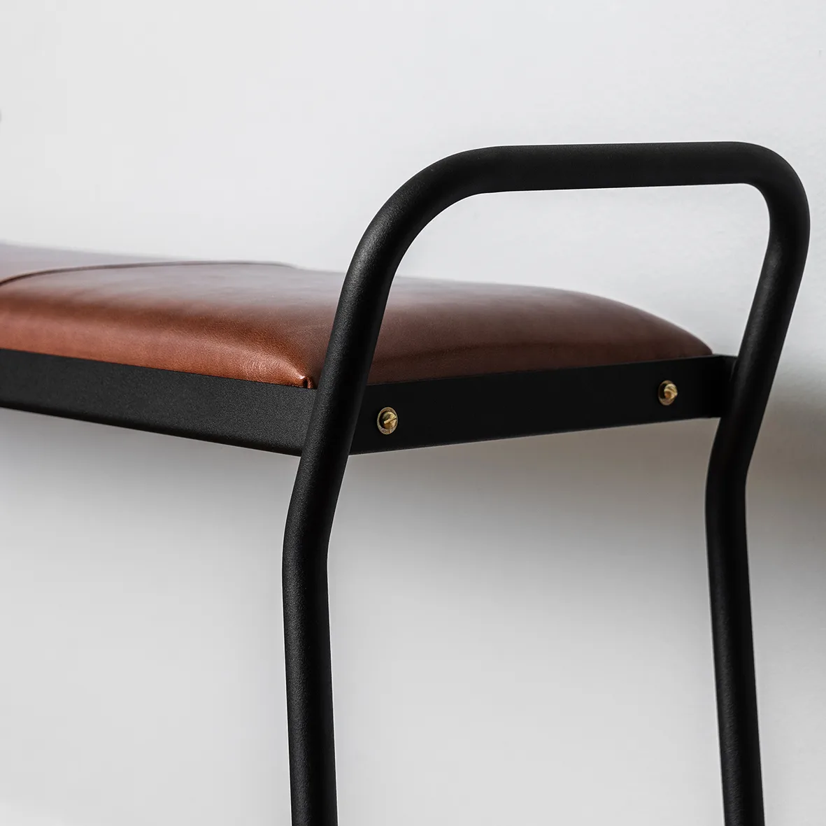 Tabouret Anytwo, Noir-cognac vintage Maze