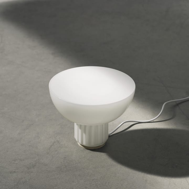 Lampe à suspension The Standard petite - blanc-verre opale - MENU