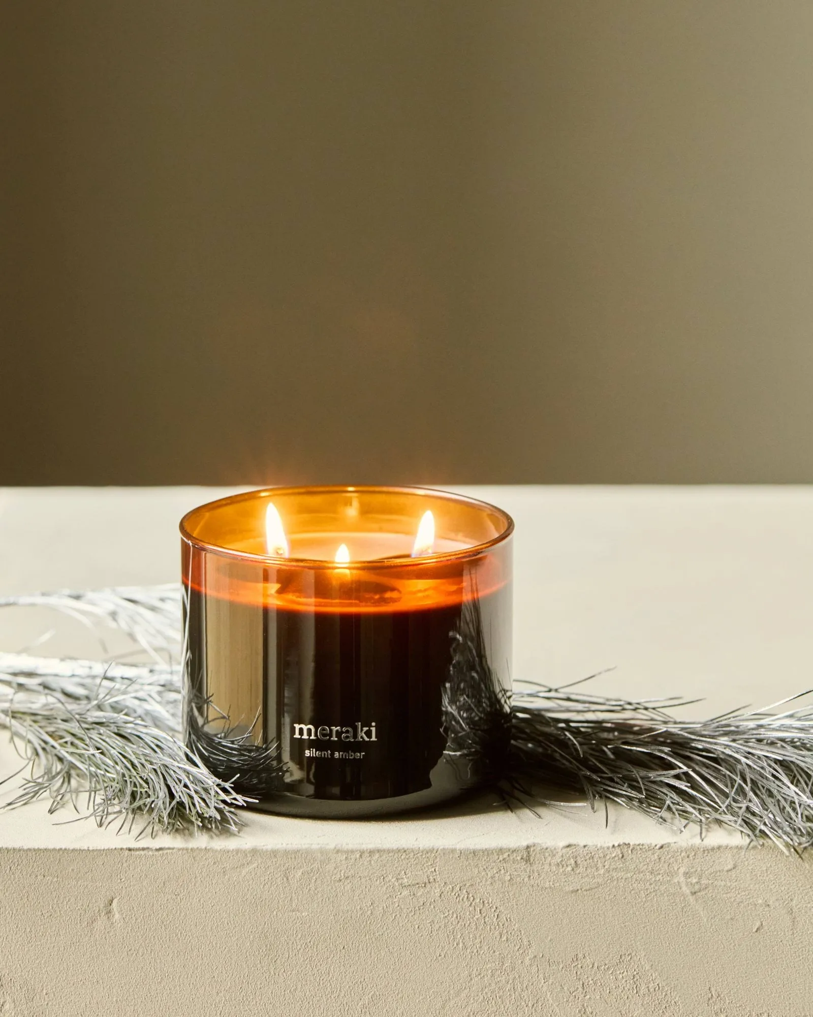 Bougie parfumée Meraki, 60 heures, Silent amber Meraki