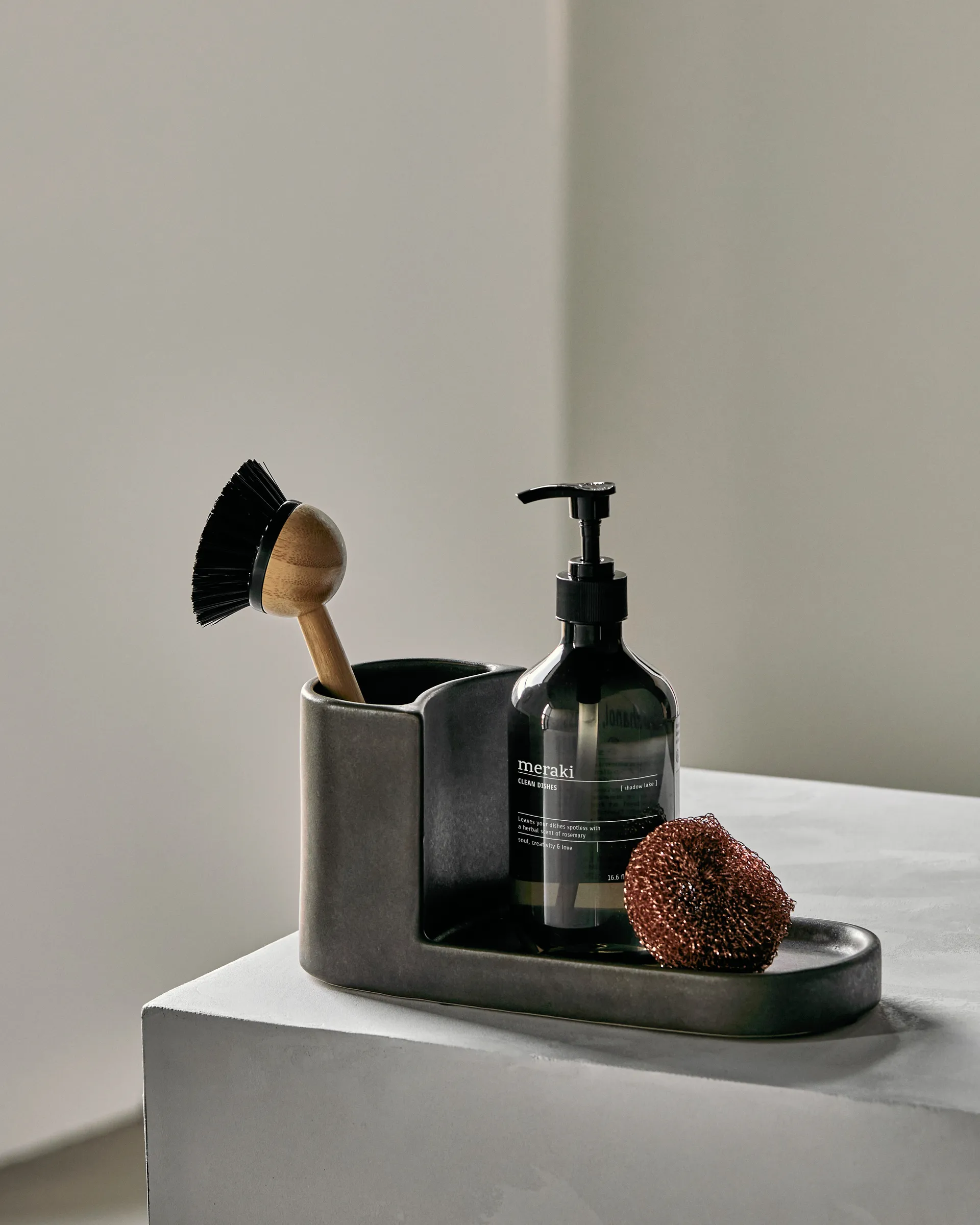 Porte-brosse et porte-savon Datura, Gris foncé Meraki