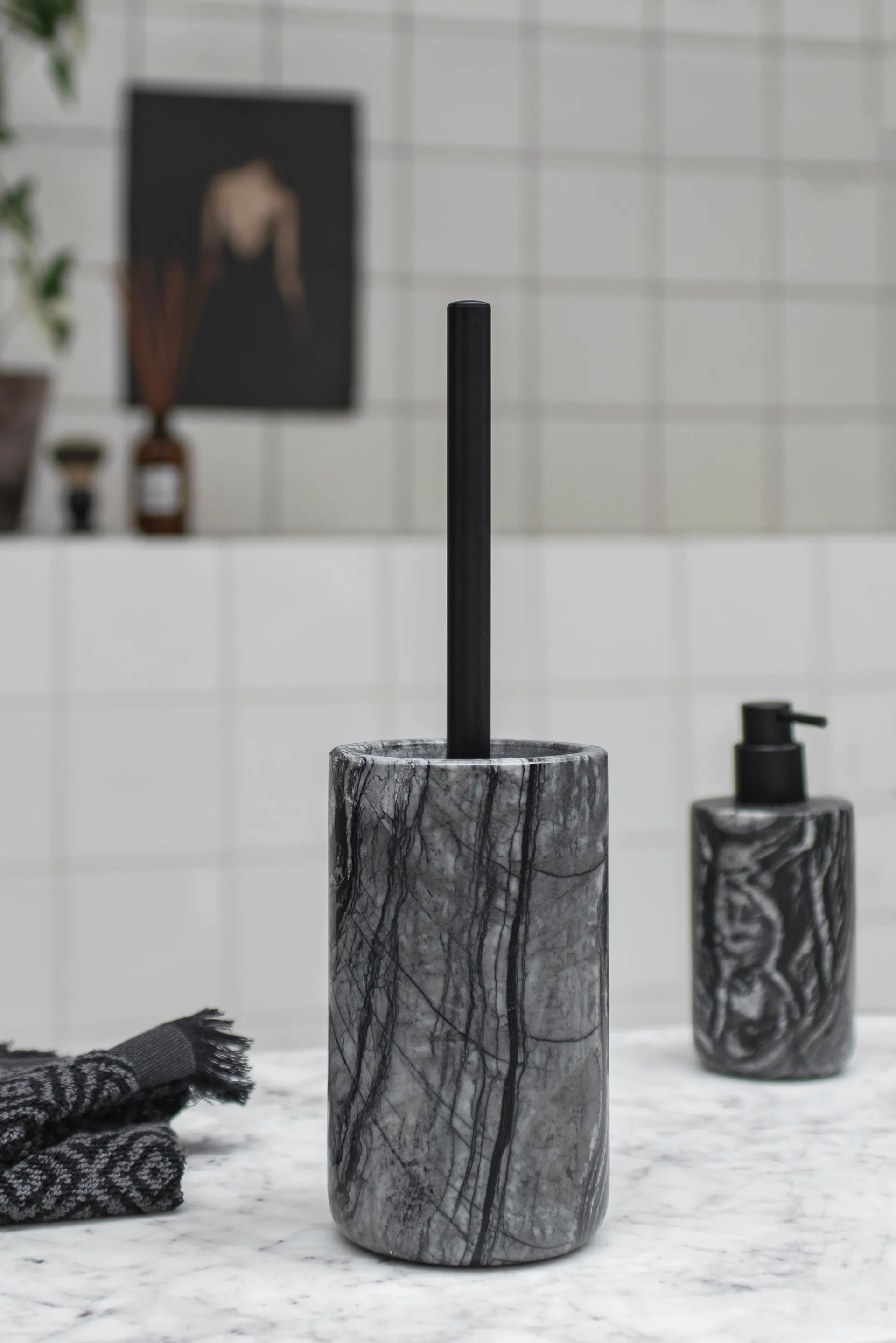Brosse wc Marble 36 cm, Noir-gris Mette Ditmer