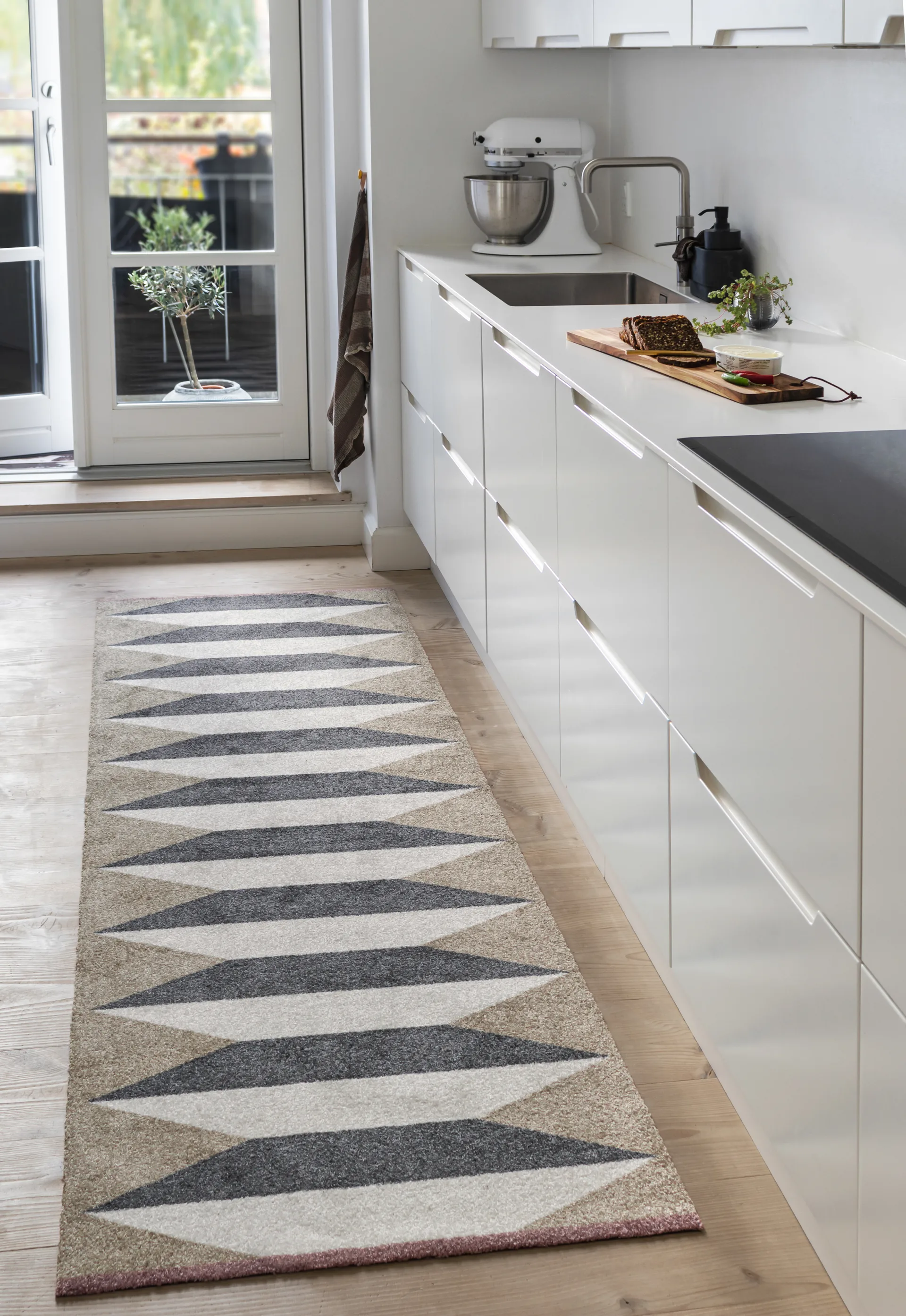 Chemin de couloir Accordion all-round, Sand, 77x240 cm  Mette Ditmer