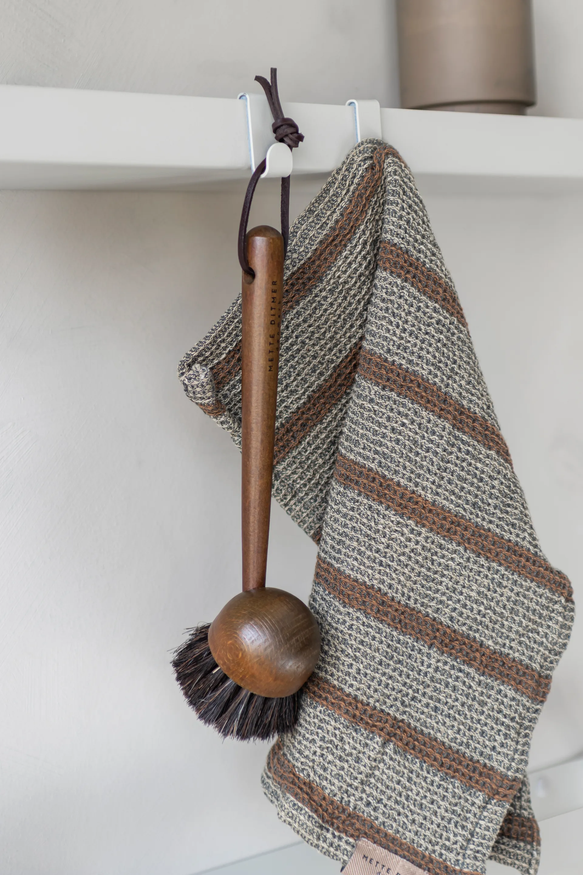 Crochets Carry, lot de 4, Sand grey Mette Ditmer