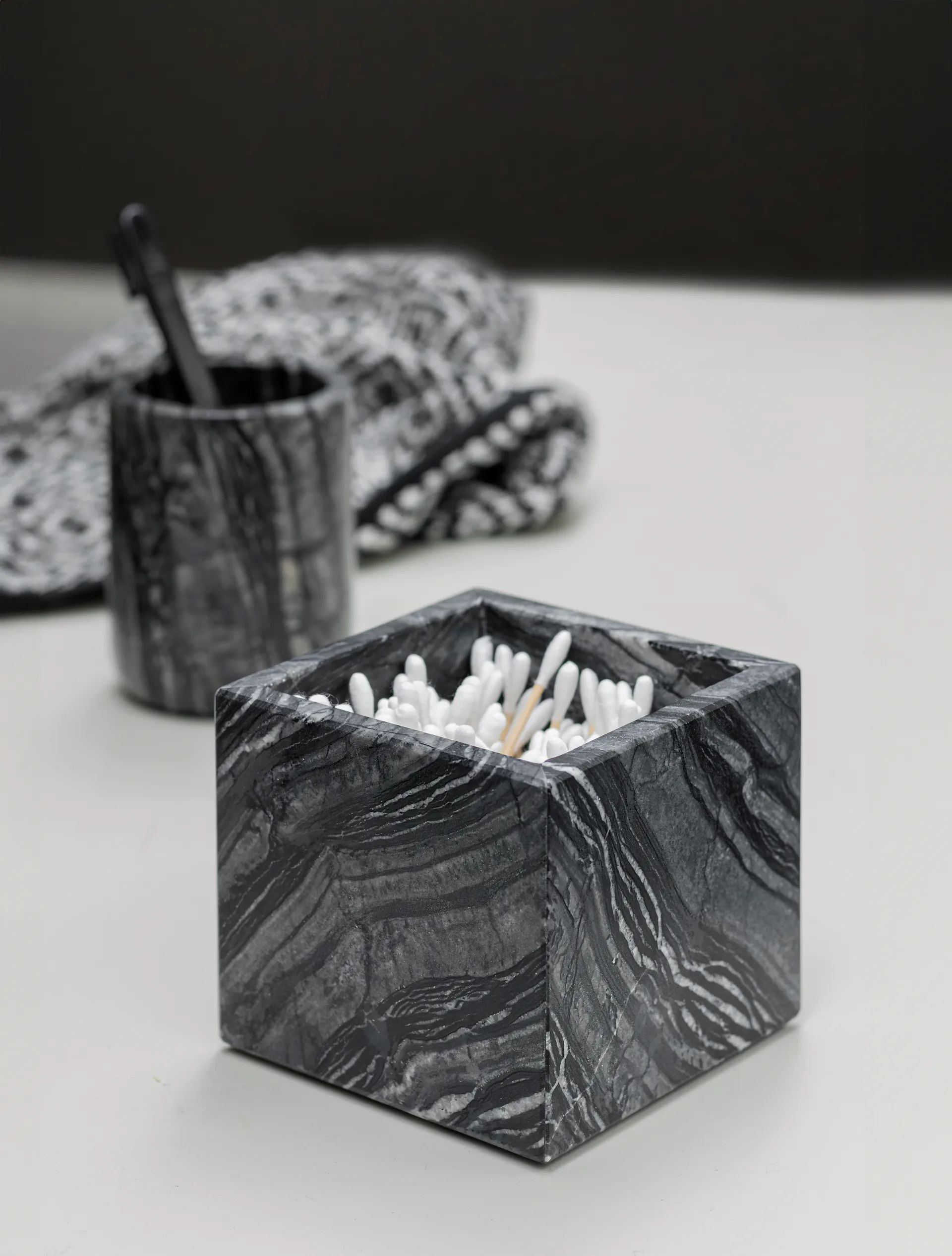 Cube Marble 8,5x8,5 cm, Black-grey Mette Ditmer