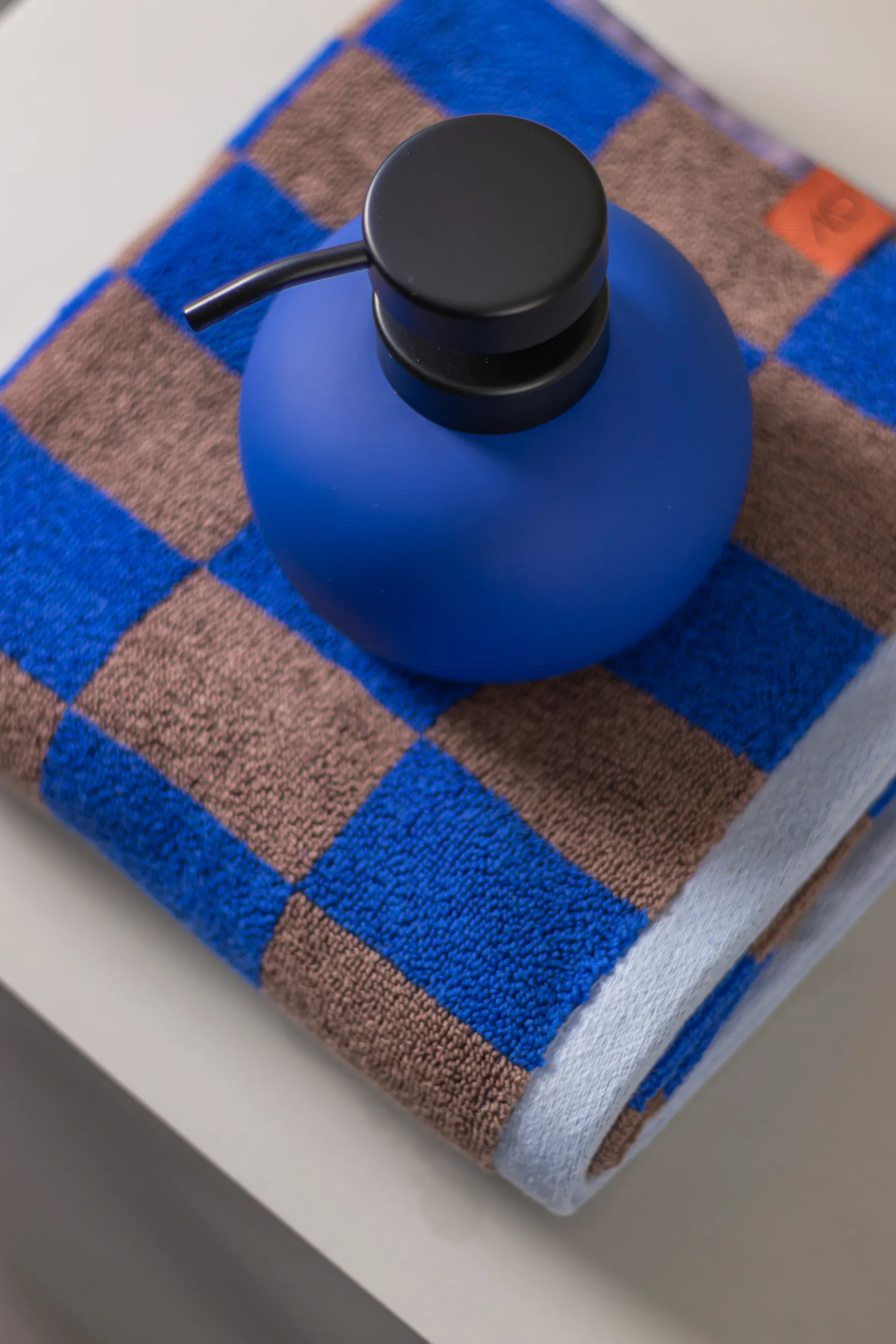 Distributeur de savon Lotus, Cobalt Mette Ditmer