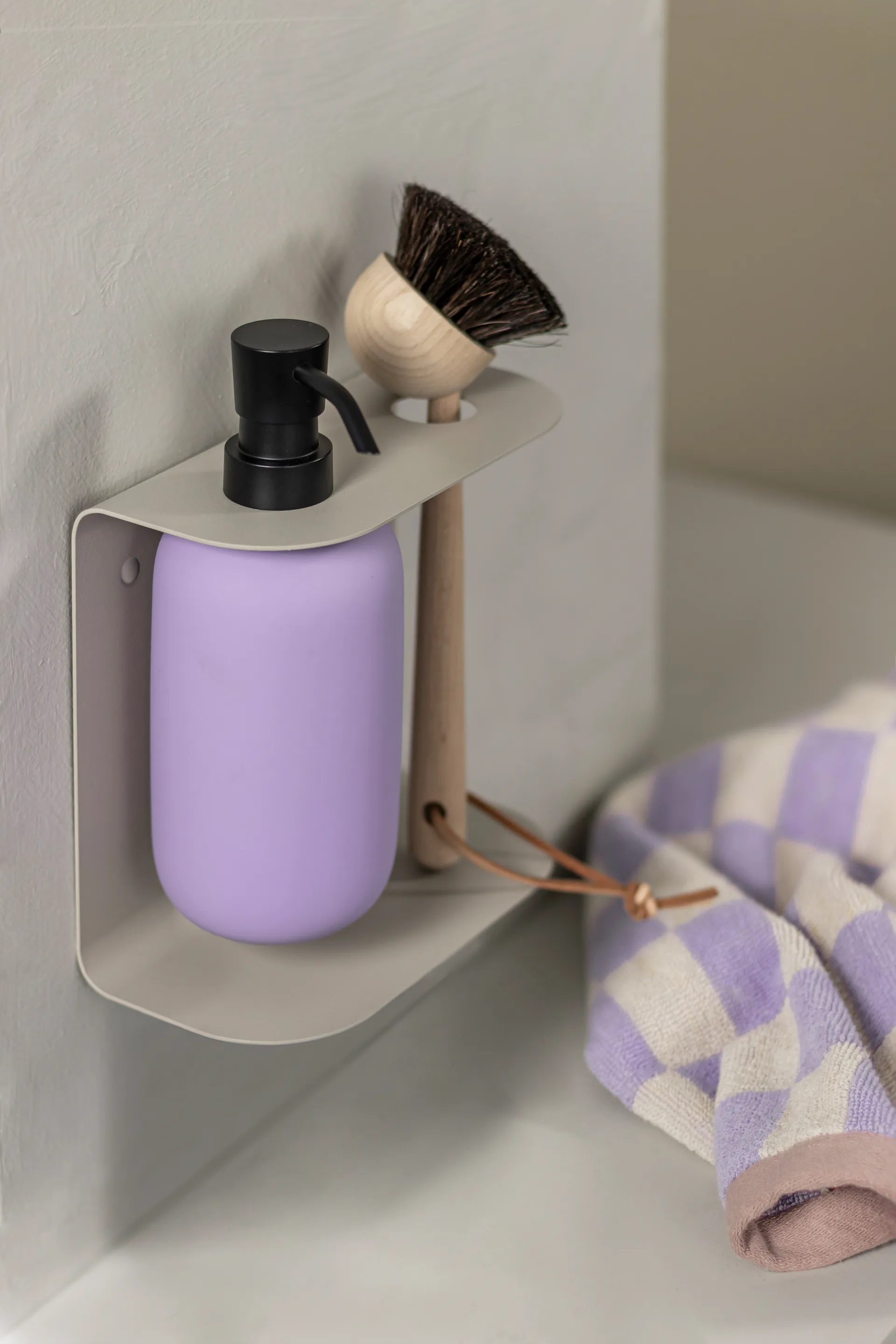 Distributeur de savon Lotus haut, Light lilac Mette Ditmer