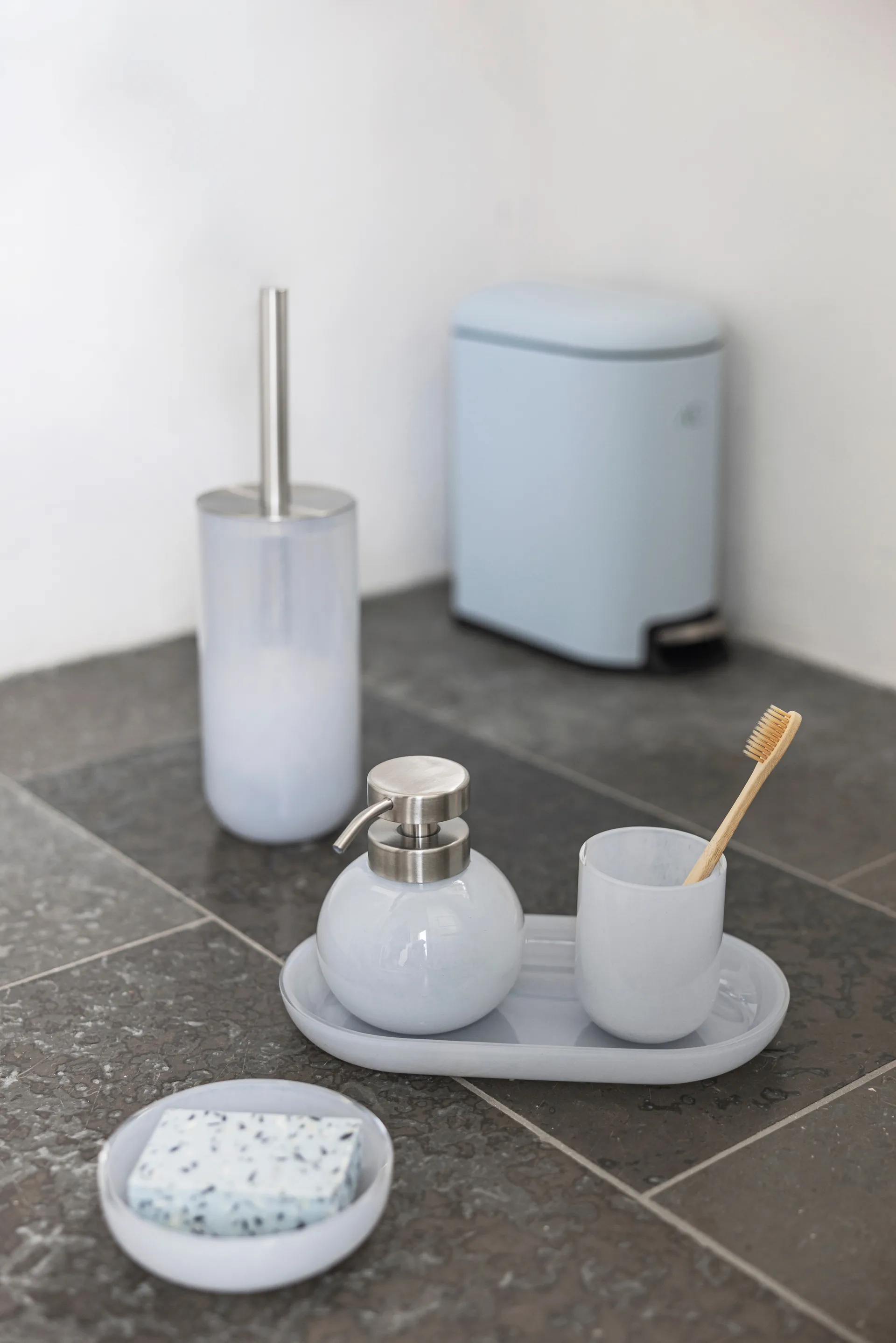 Distributeur de savon Opal, Light blue Mette Ditmer