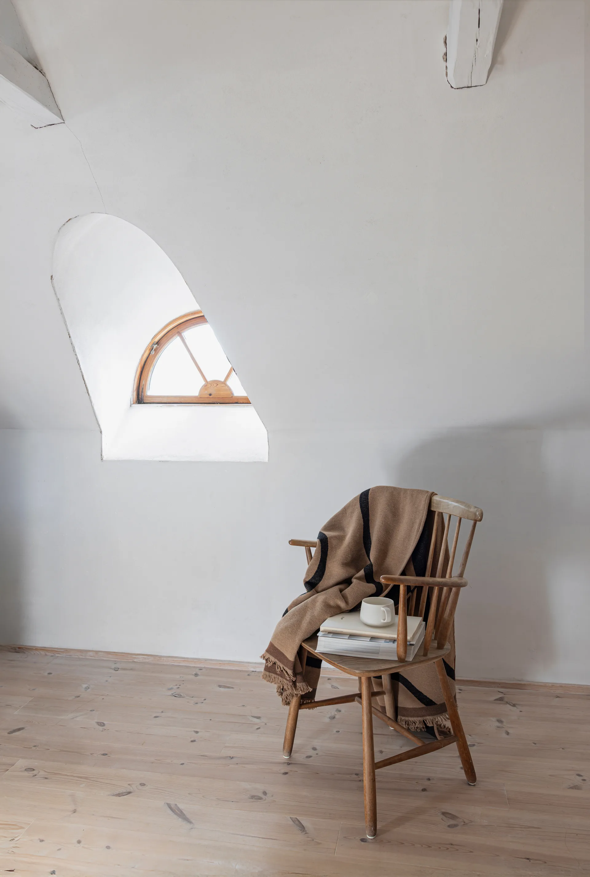 Plaid Shadow, Latte-black, 130x175 cm Mette Ditmer