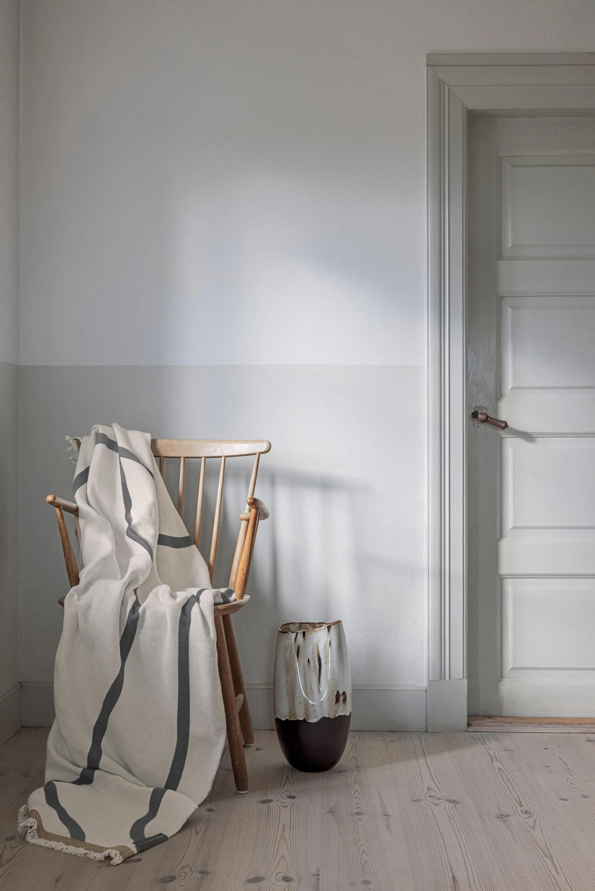 Plaid Shadow, Off-white-grey, 130x175 cm Mette Ditmer