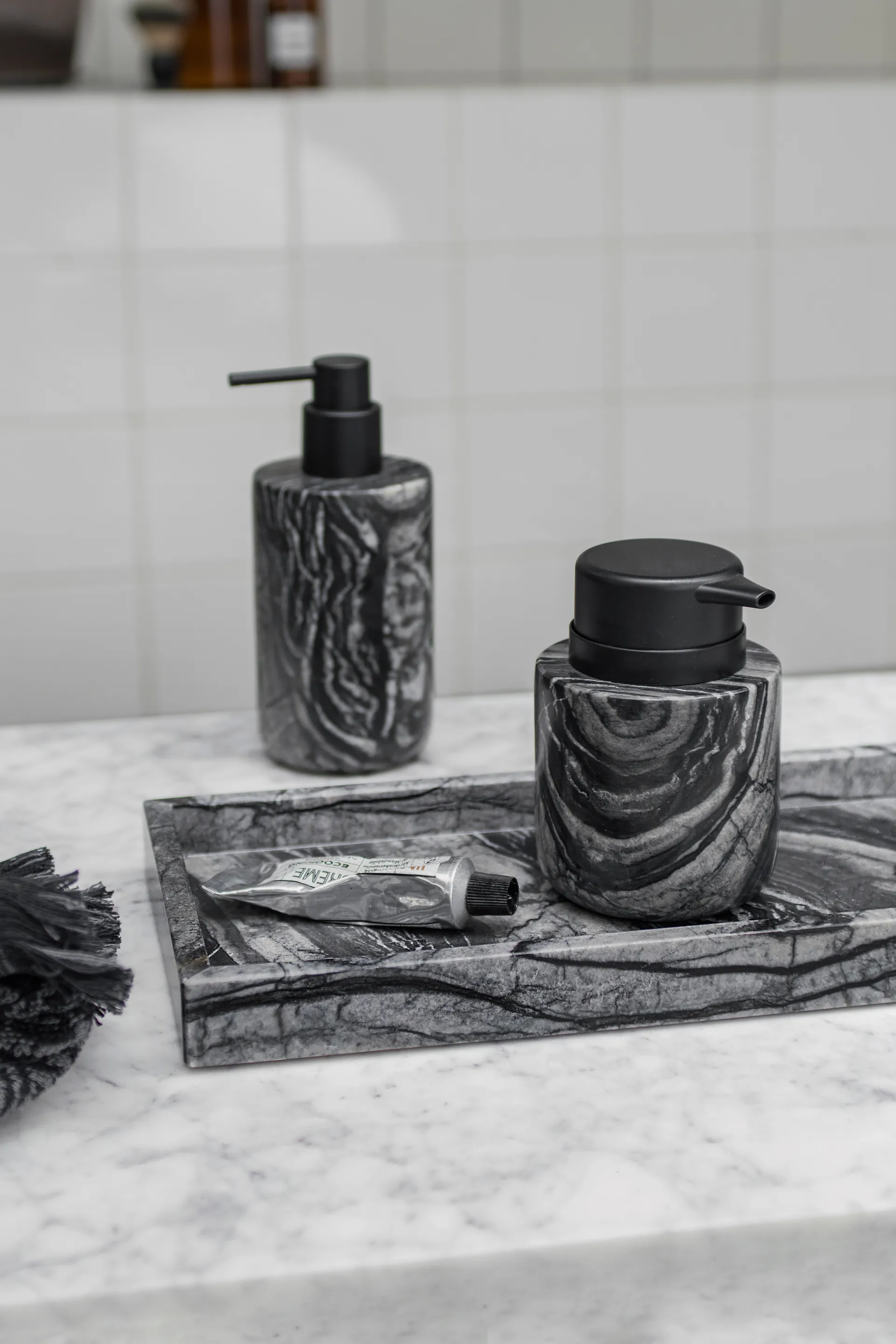 Plateau décoratif Marble 16 x 31 cm, Noir-gris Mette Ditmer