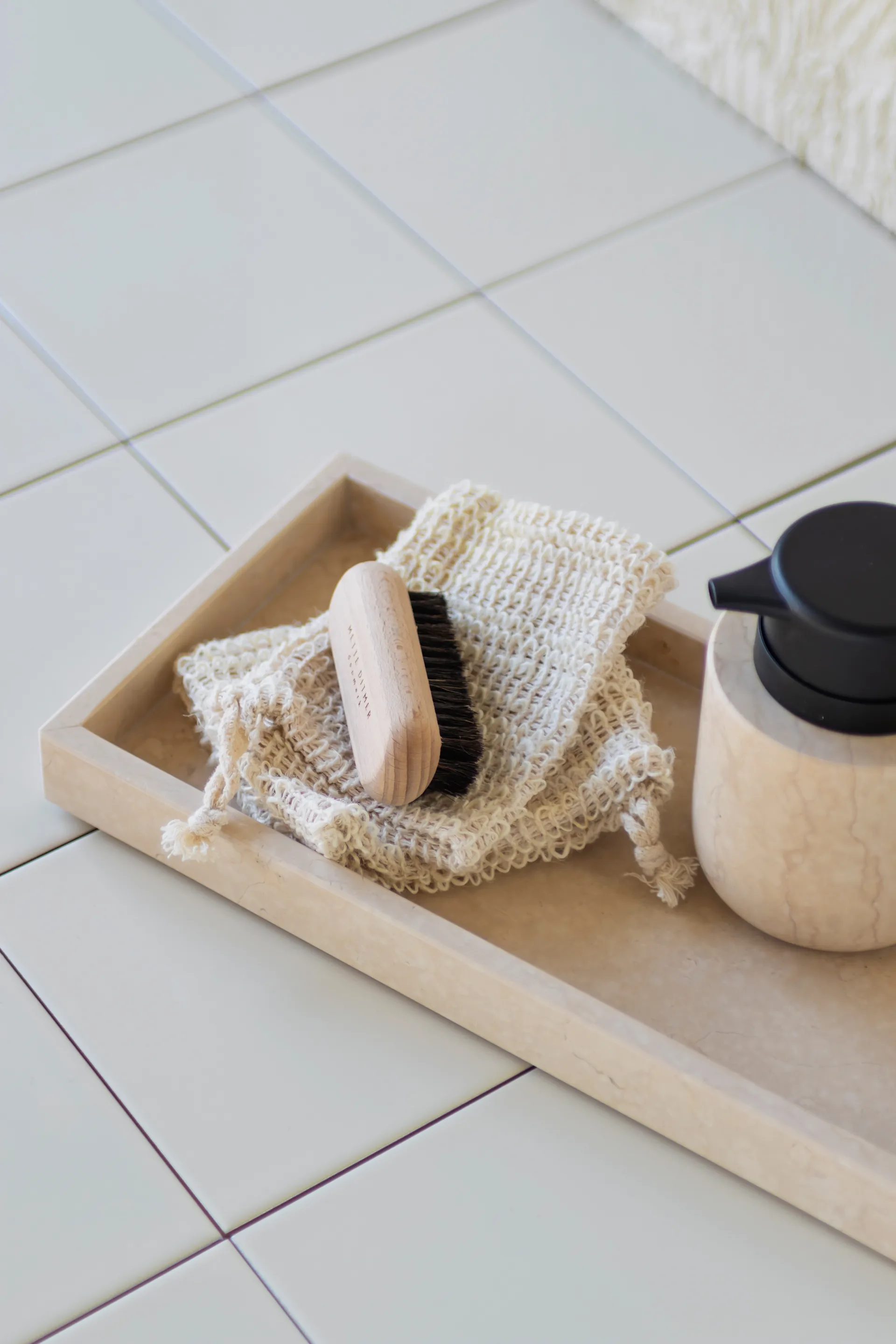 Plateau décoratif Marble 16 x 31 cm, Sable Mette Ditmer