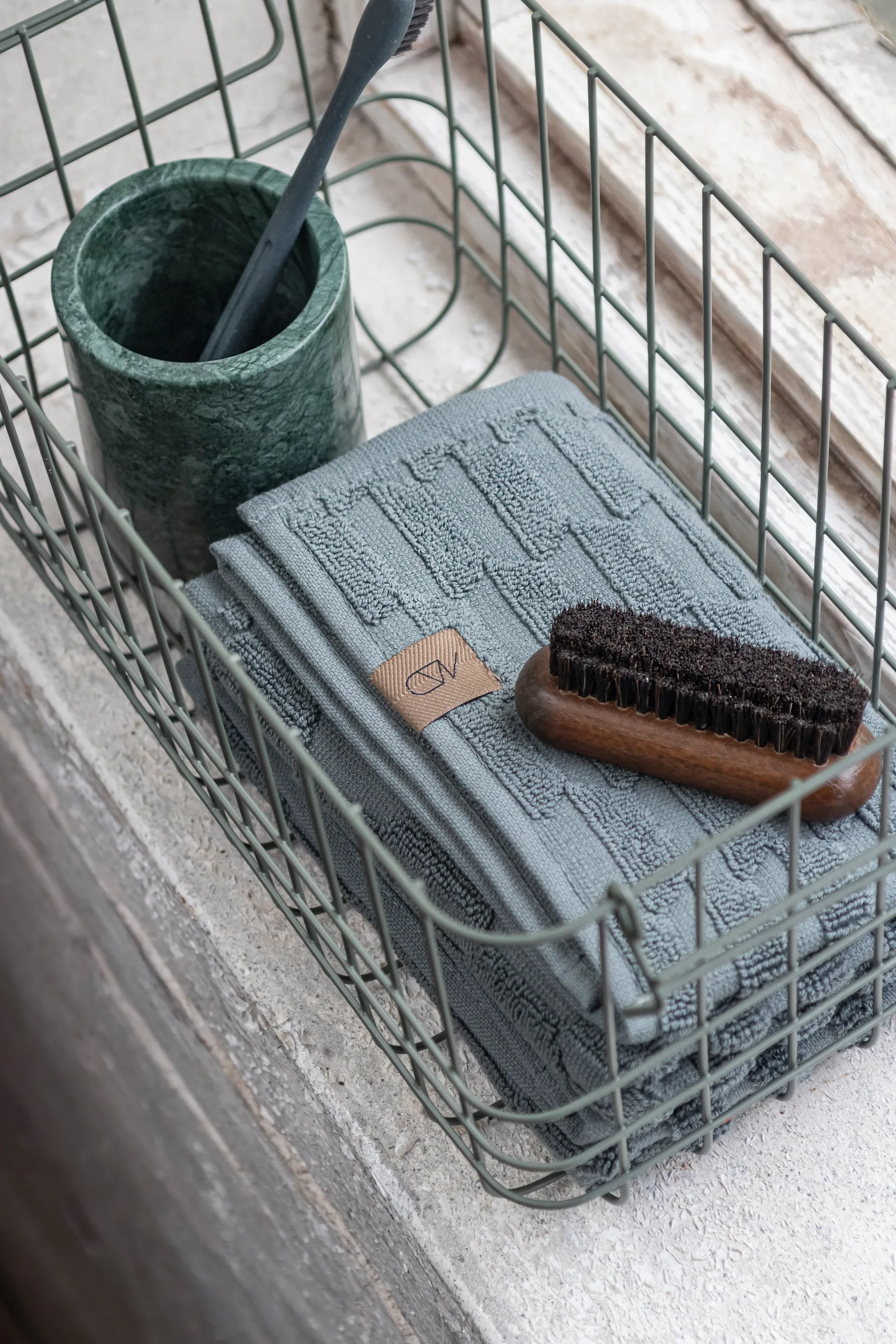 Porte-brosse à dents Marble 10 cm, Dark forest Mette Ditmer