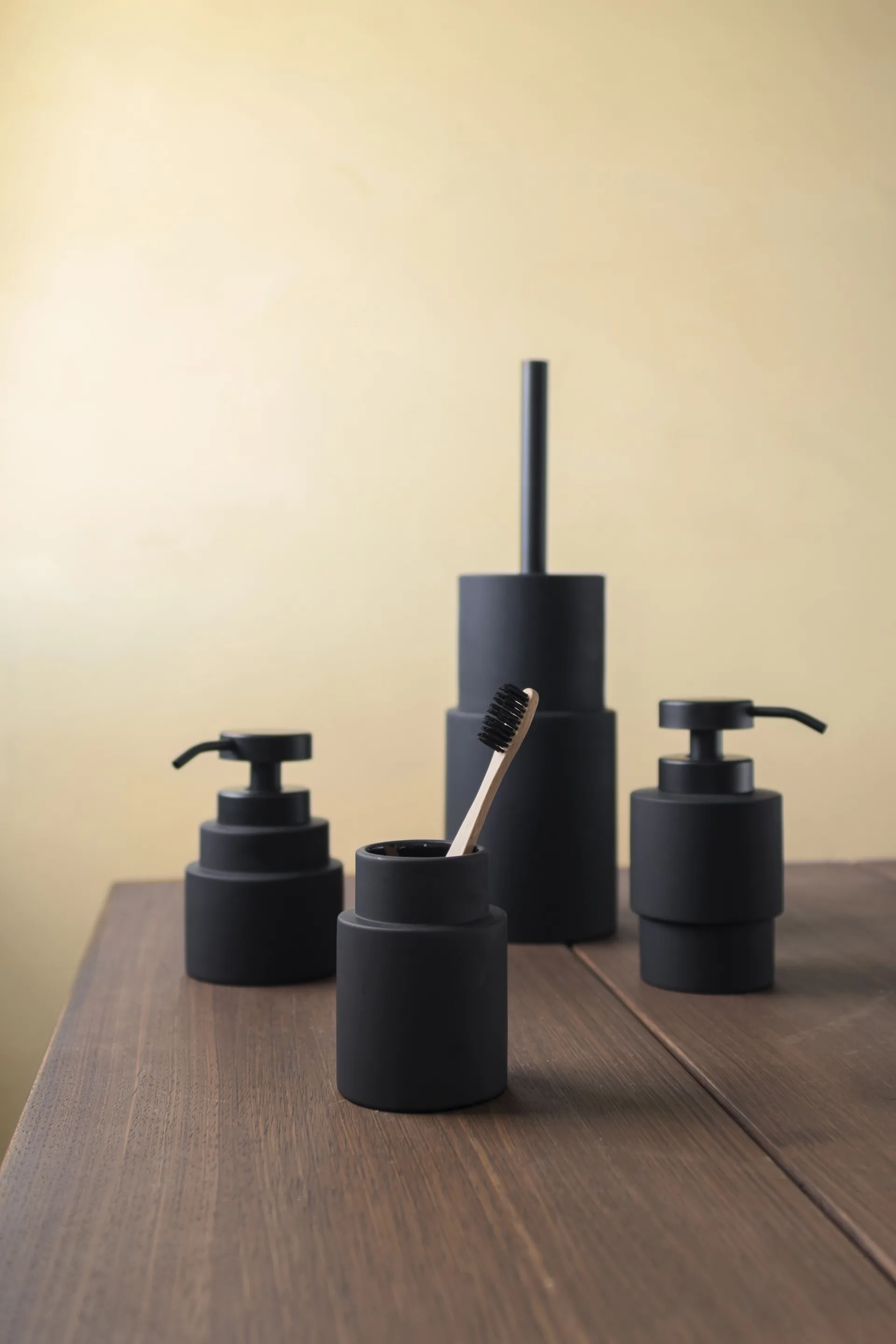 Porte-brosse à dents Shades modèle B, Noir Mette Ditmer