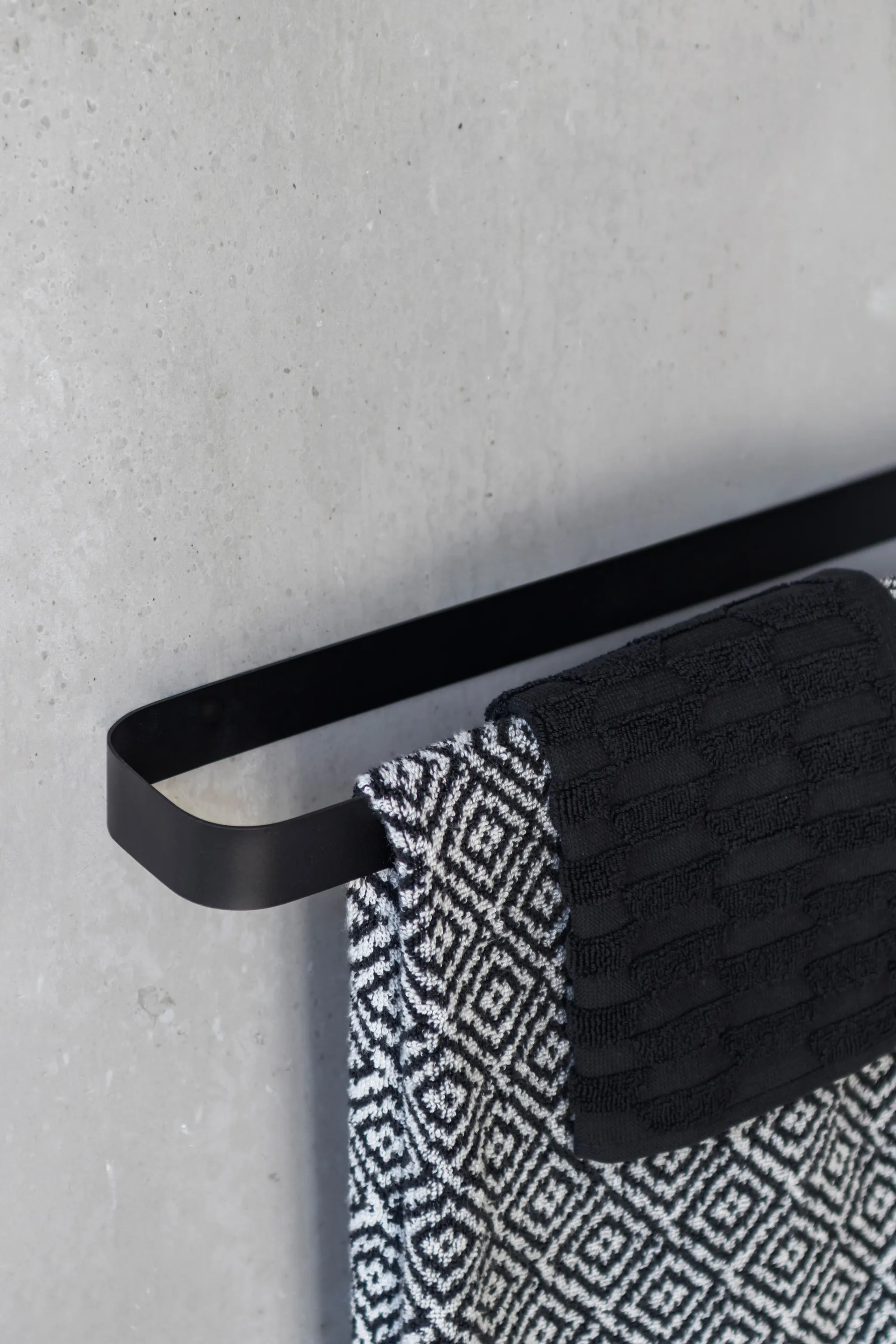 Porte-serviette Carry 52 cm, Noir Mette Ditmer